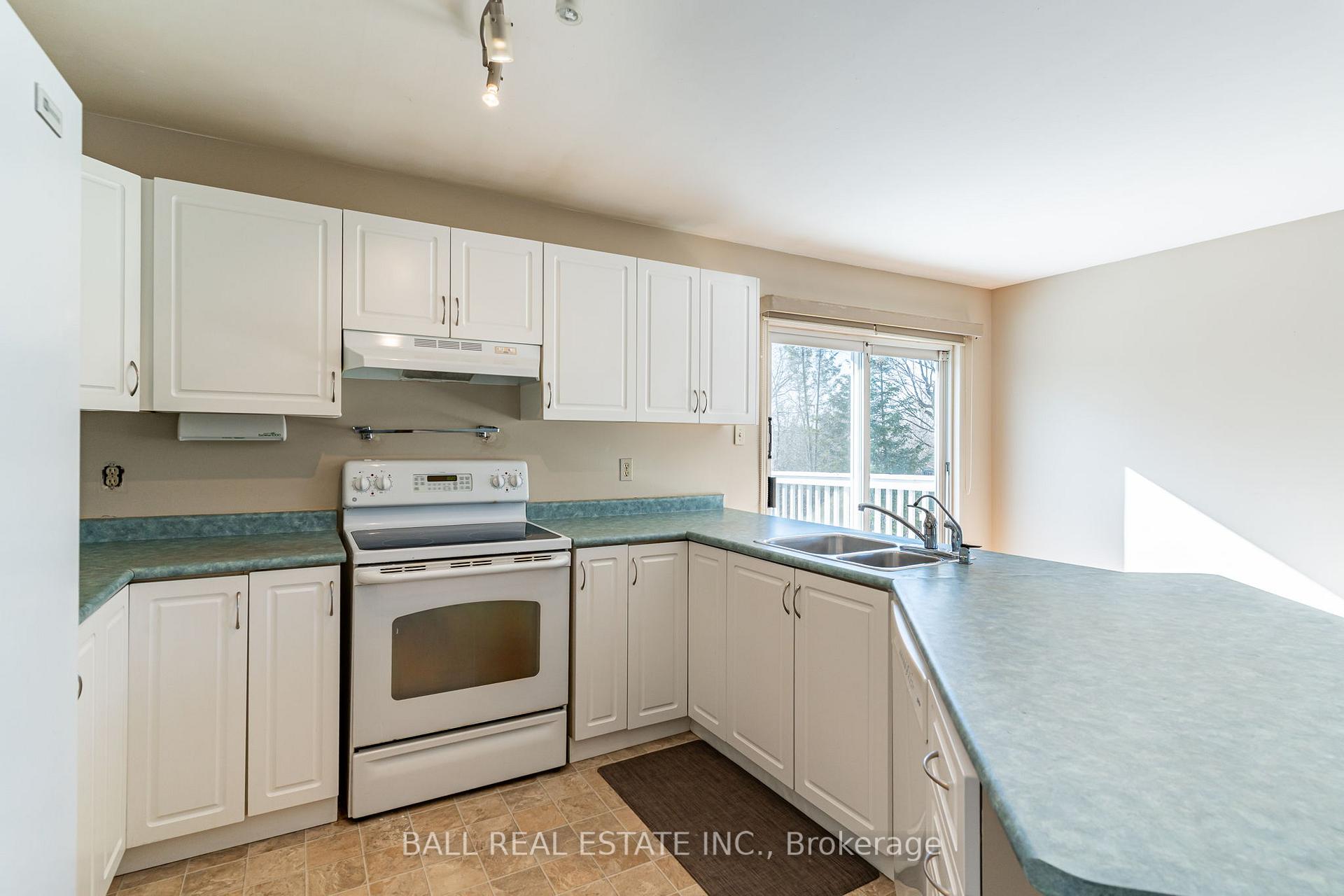 Photo 8 of 12 Cedartree Lane, Kawartha Lakes, Bobcaygeon — HOMEH