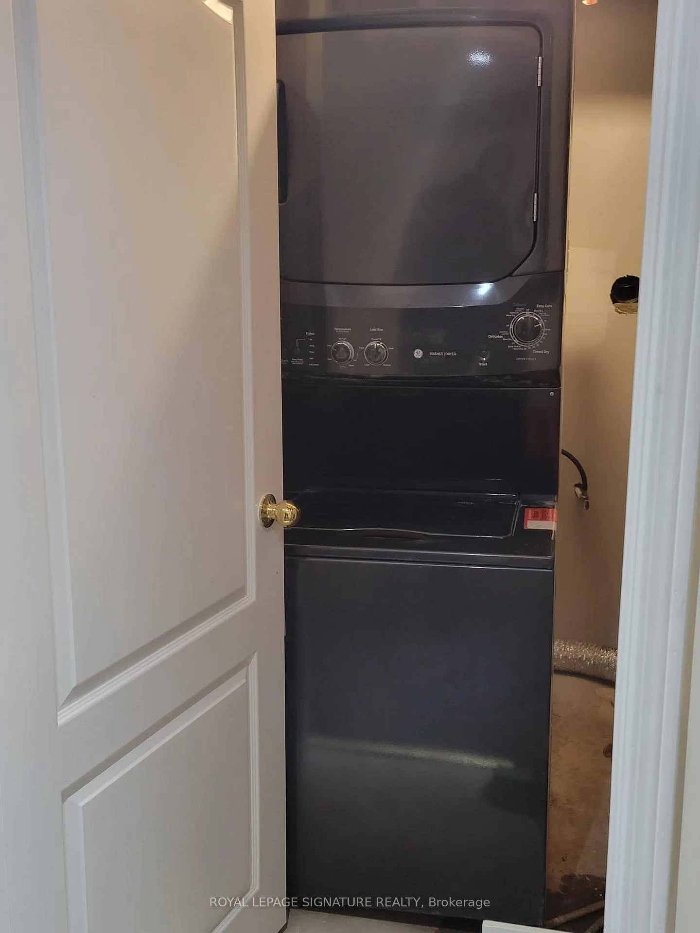 Photo 9 of Unit 2, 143 Crystal Glen Crescent, Brampton, Credit Valley — HOMEH