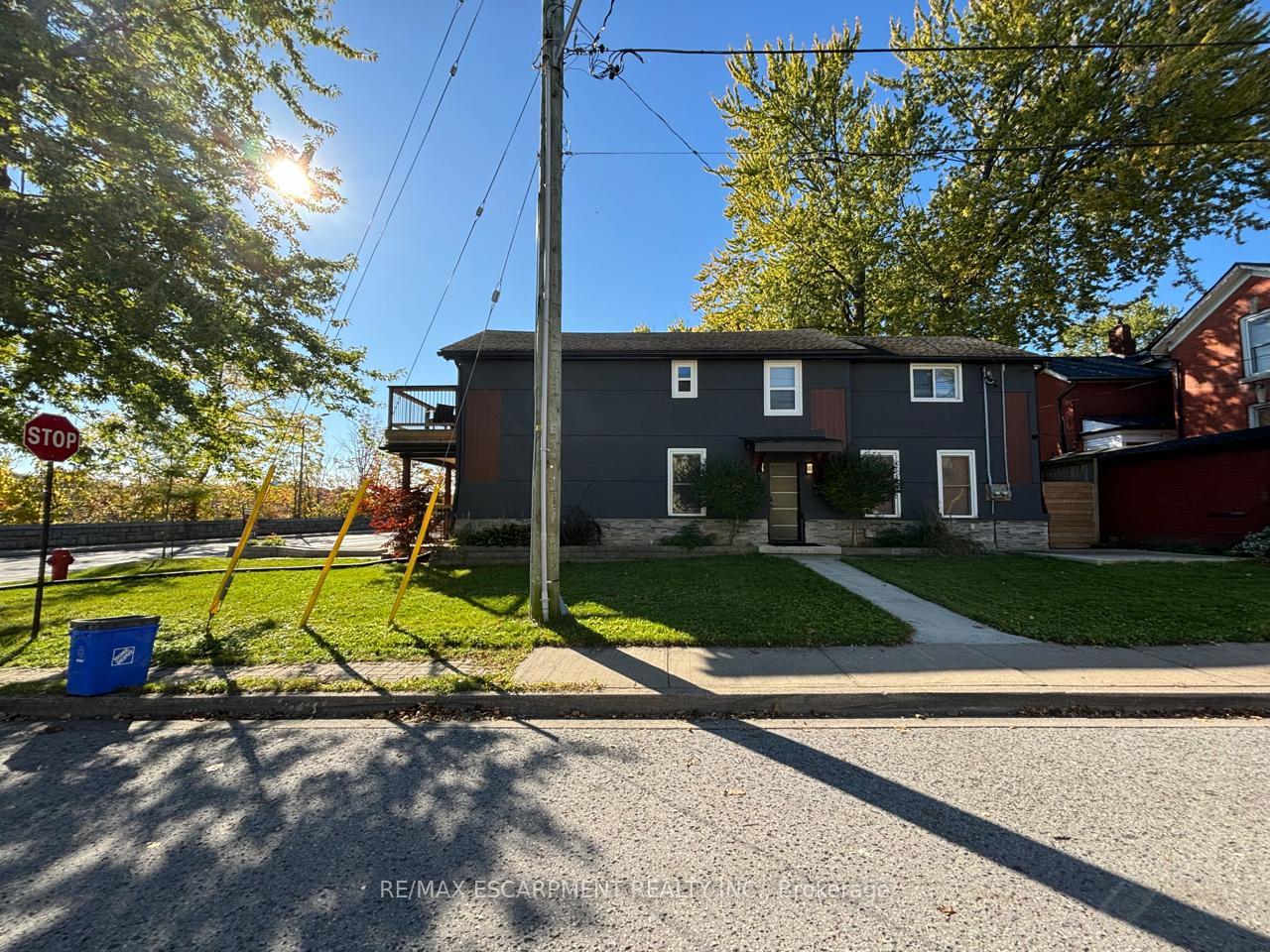 Front of 4733 River Road