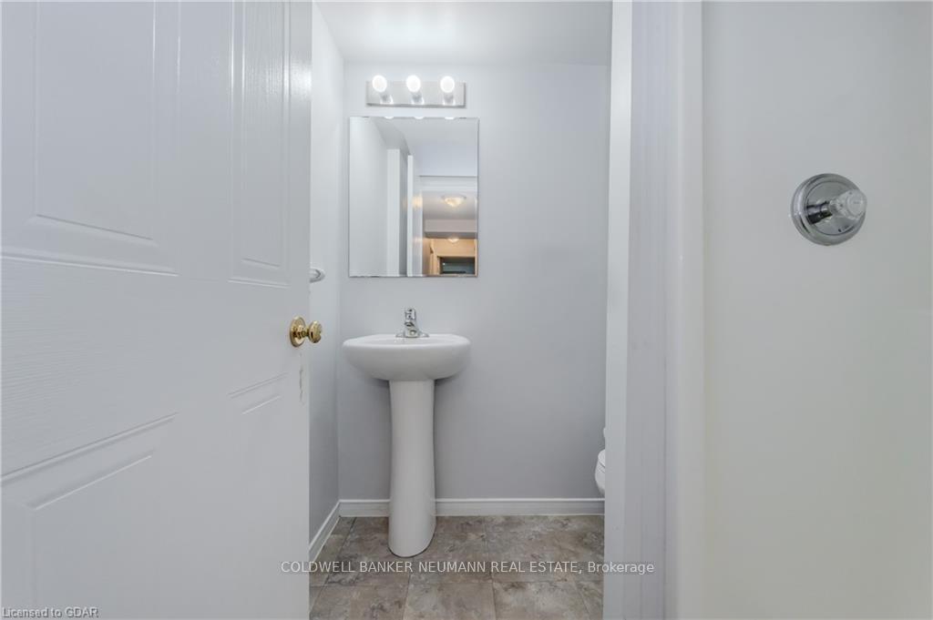 Photo 8 of Unit 42, 920 Edinburgh Road S, Guelph, Kortright West — HOMEH