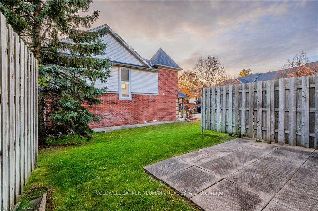 Photo 10 of Unit 42, 920 Edinburgh Road S, Guelph, Kortright West — HOMEH