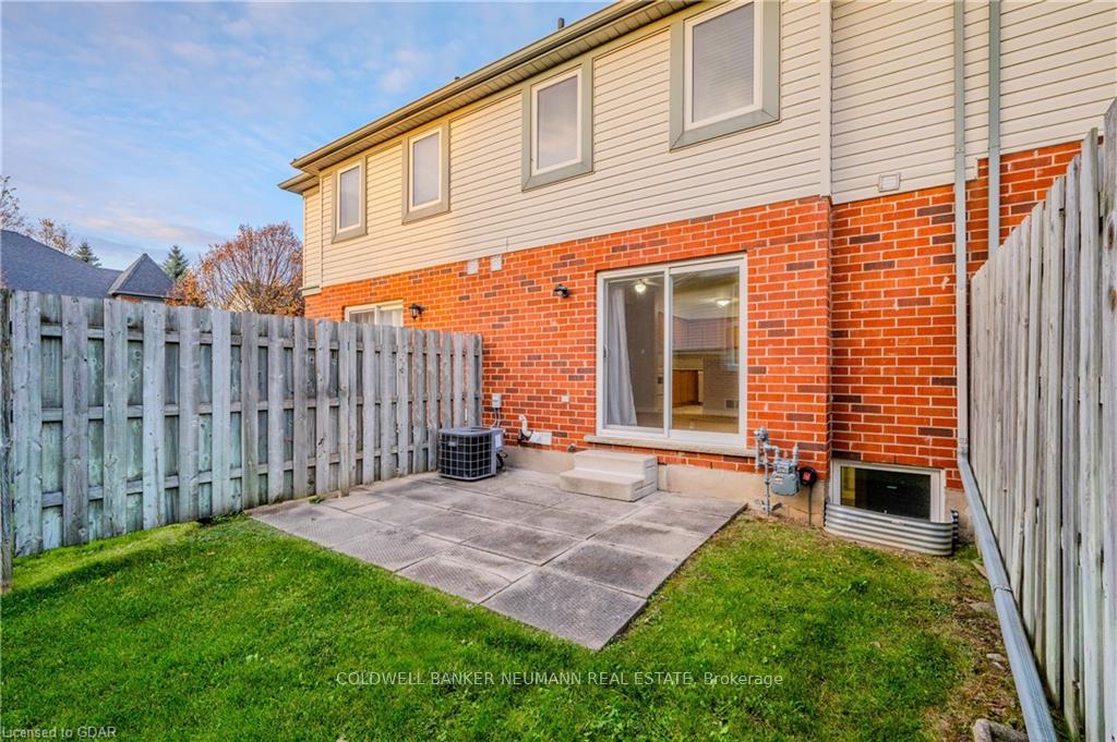 Photo 11 of Unit 42, 920 Edinburgh Road S, Guelph, Kortright West — HOMEH