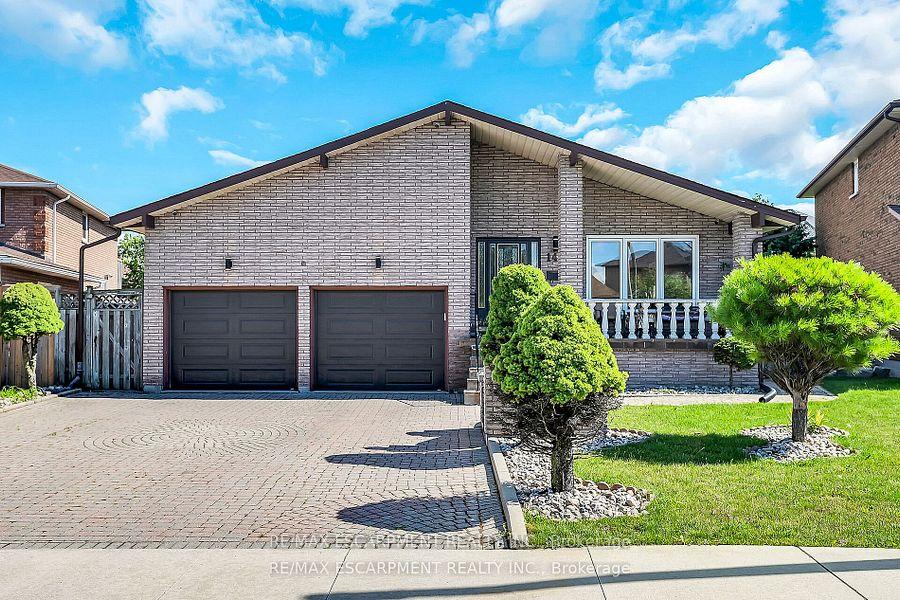 Front of 140 Solomon Crescent