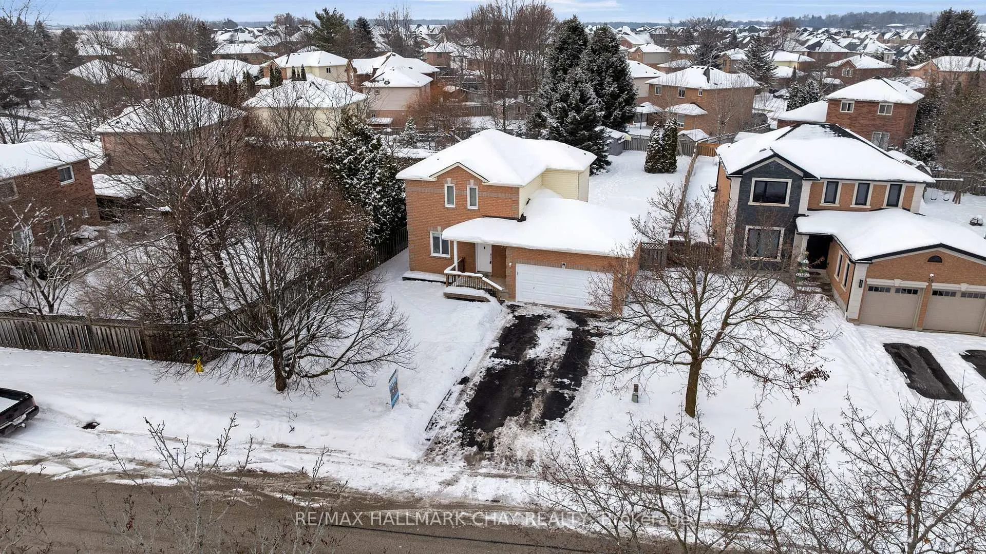 Photo 2 of 20 Daniele Avenue S, New Tecumseth, Beeton — HOMEH