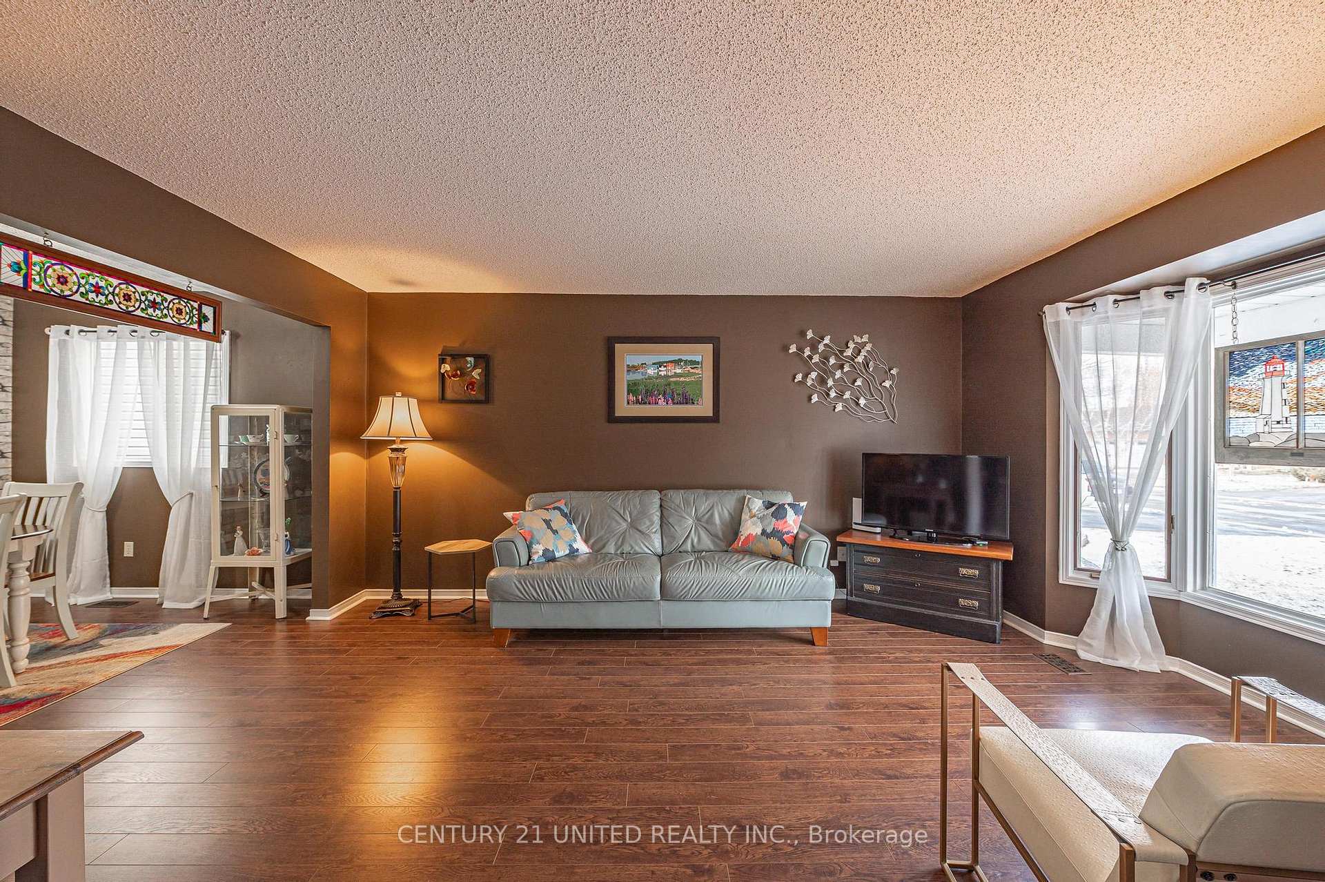 Photo 9 of 499 Cardinal Drive, Peterborough, Ashburnham Ward 4 — HOMEH