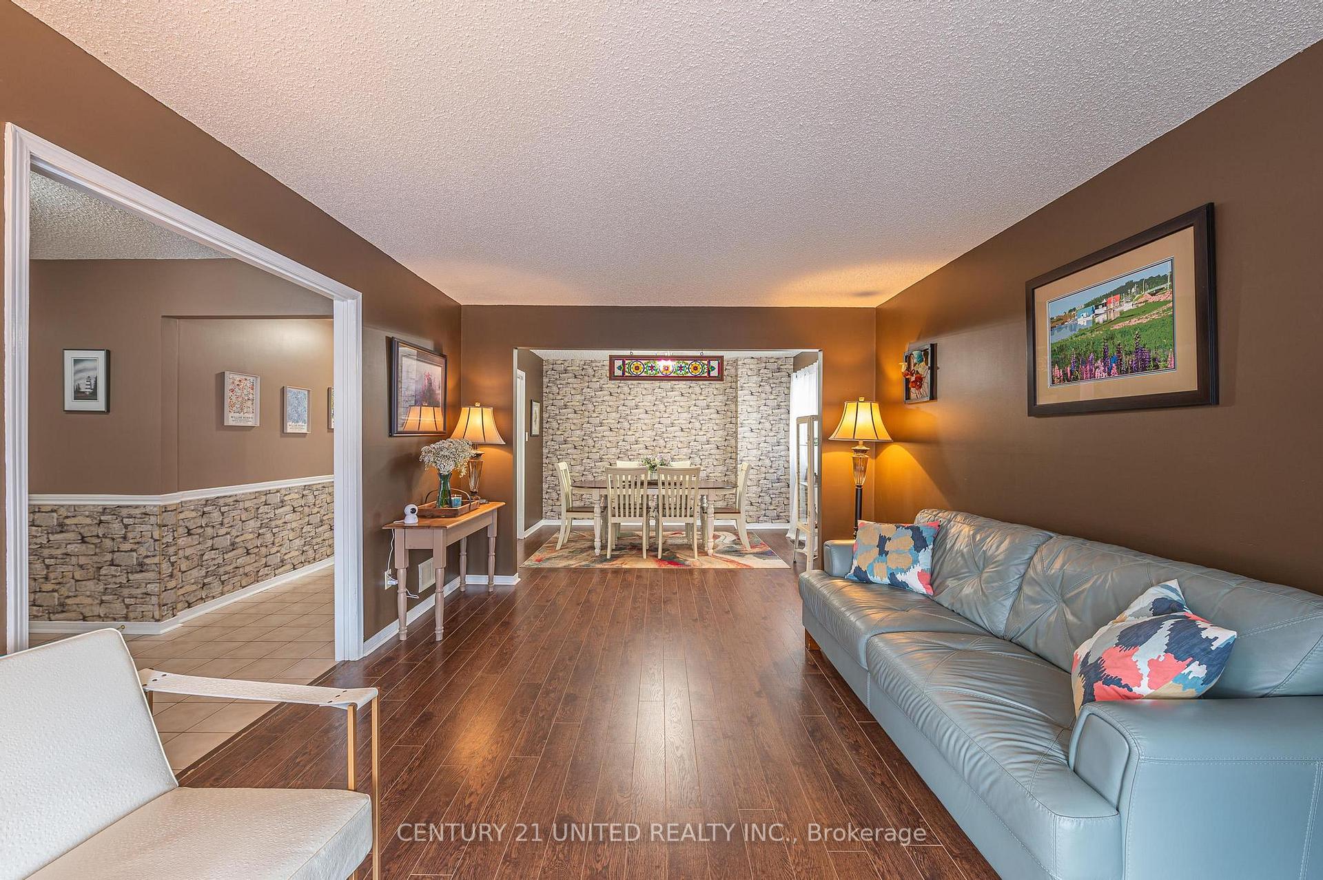 Photo 10 of 499 Cardinal Drive, Peterborough, Ashburnham Ward 4 — HOMEH