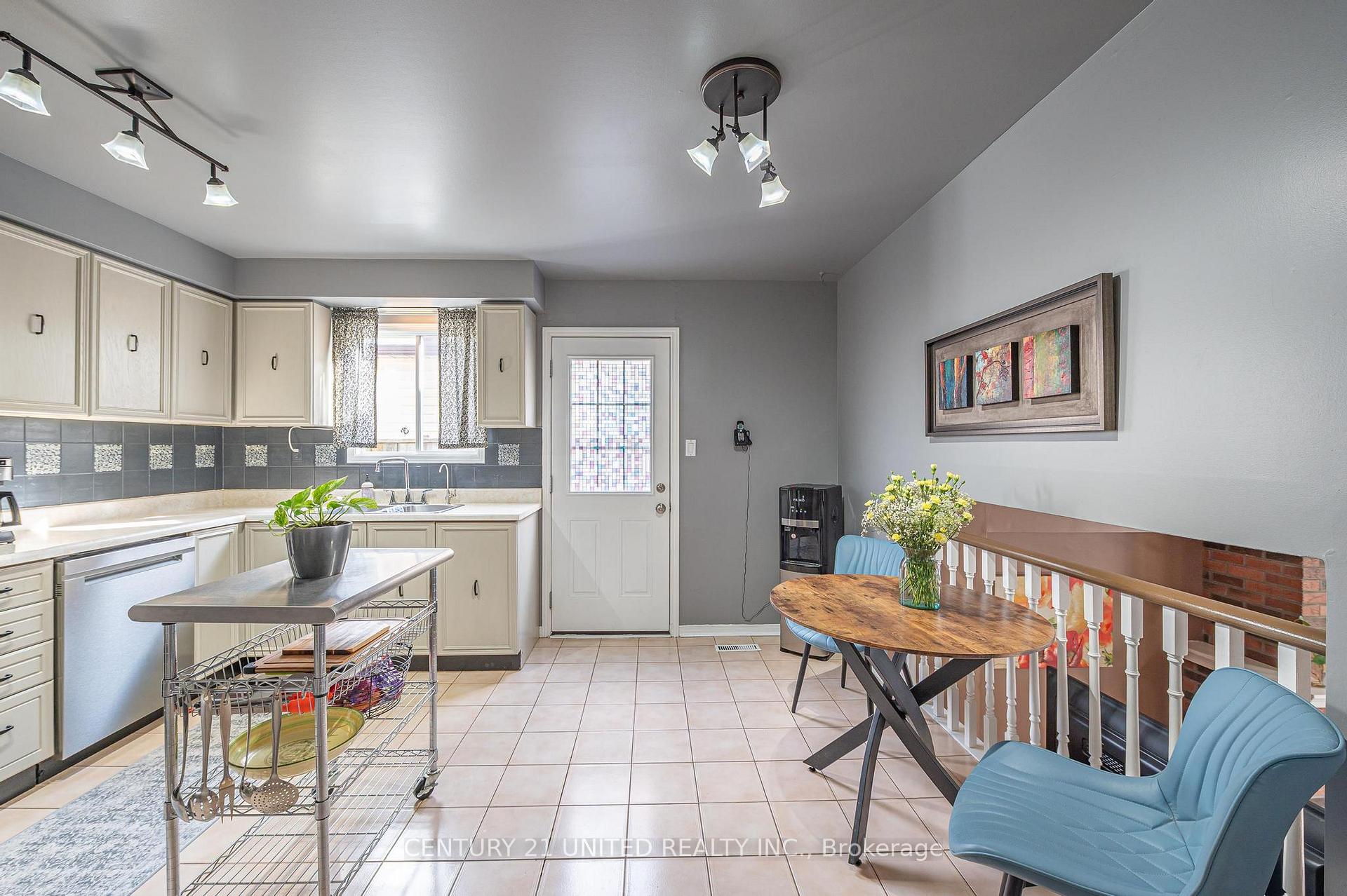 Photo 14 of 499 Cardinal Drive, Peterborough, Ashburnham Ward 4 — HOMEH