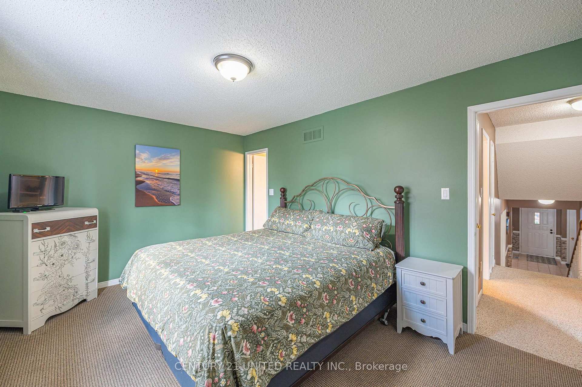 Photo 25 of 499 Cardinal Drive, Peterborough, Ashburnham Ward 4 — HOMEH