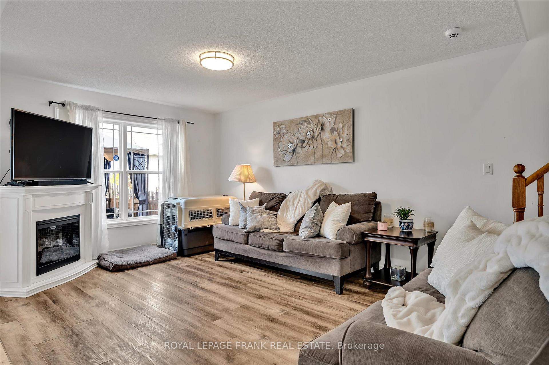 Photo 5 of 263 Bowen Drive, Peterborough, Northcrest Ward 5 — HOMEH