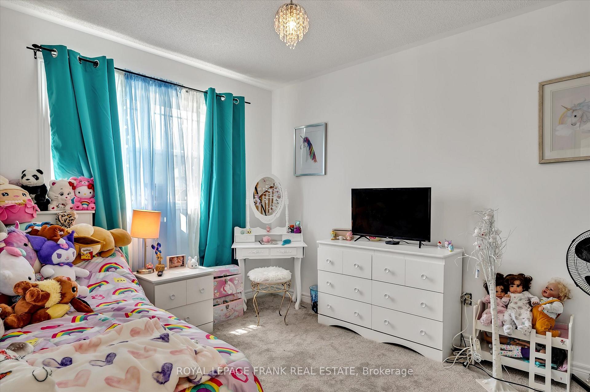 Photo 18 of 263 Bowen Drive, Peterborough, Northcrest Ward 5 — HOMEH