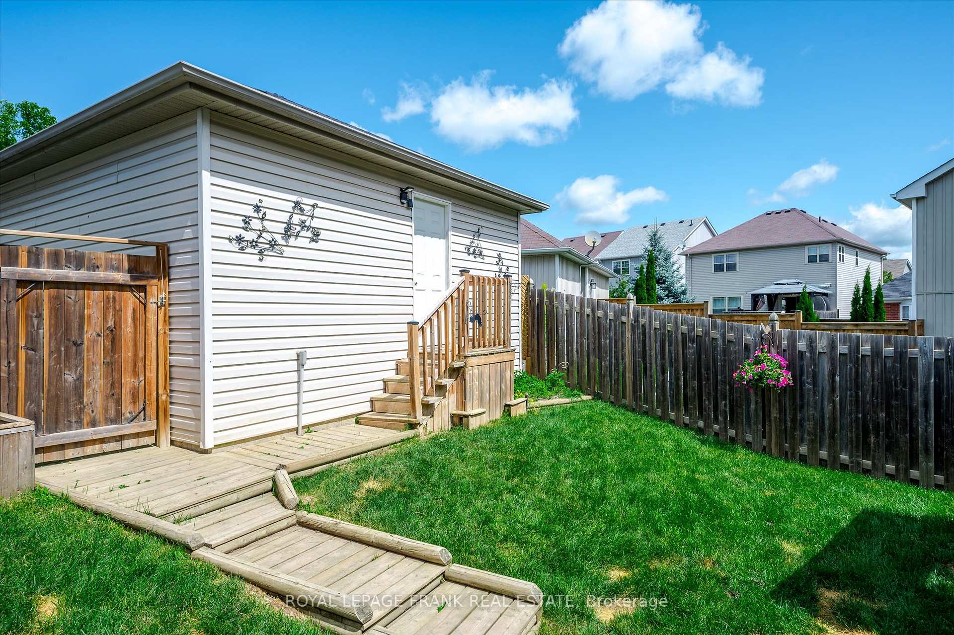 Photo 25 of 263 Bowen Drive, Peterborough, Northcrest Ward 5 — HOMEH