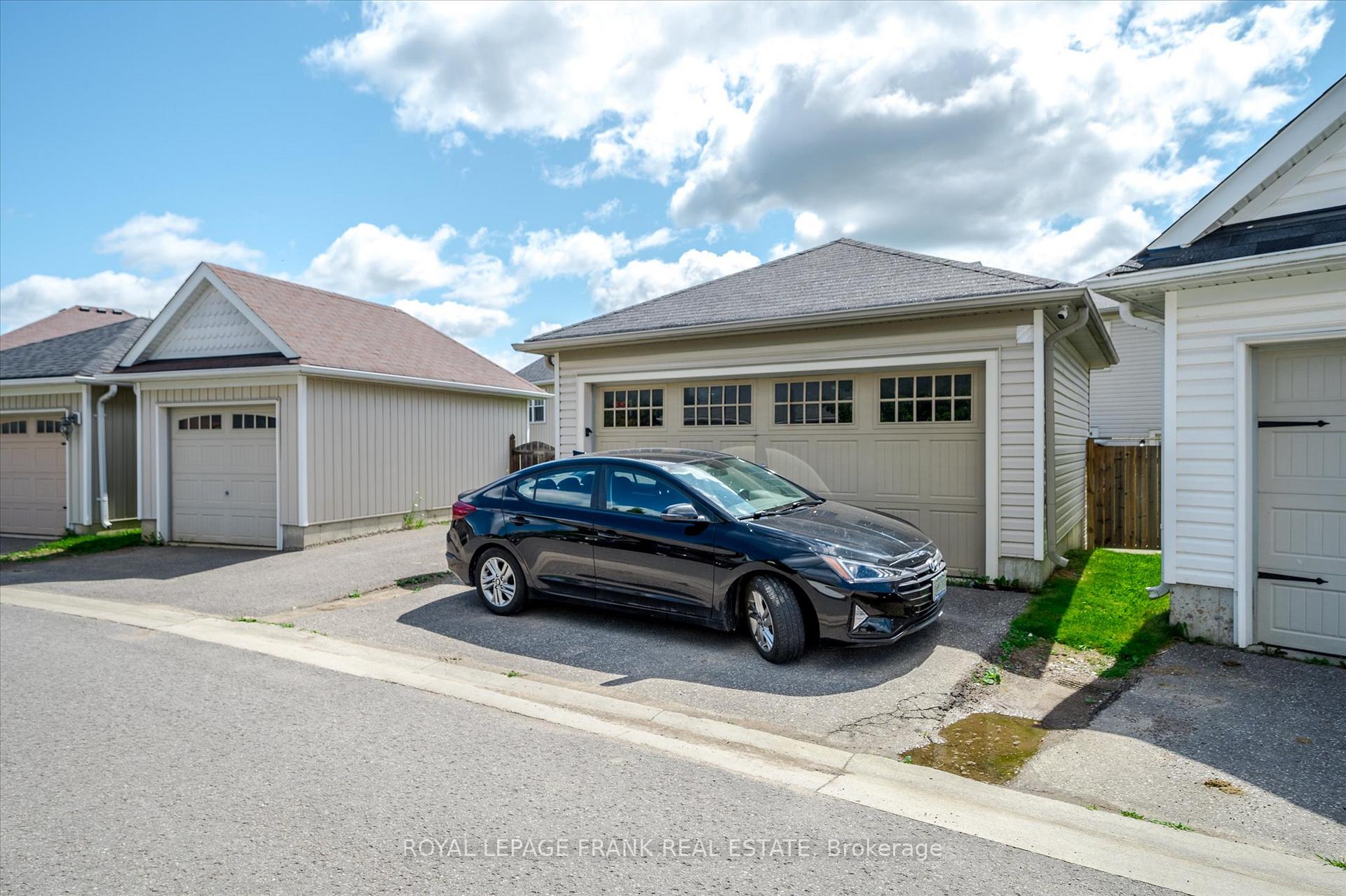 Photo 26 of 263 Bowen Drive, Peterborough, Northcrest Ward 5 — HOMEH