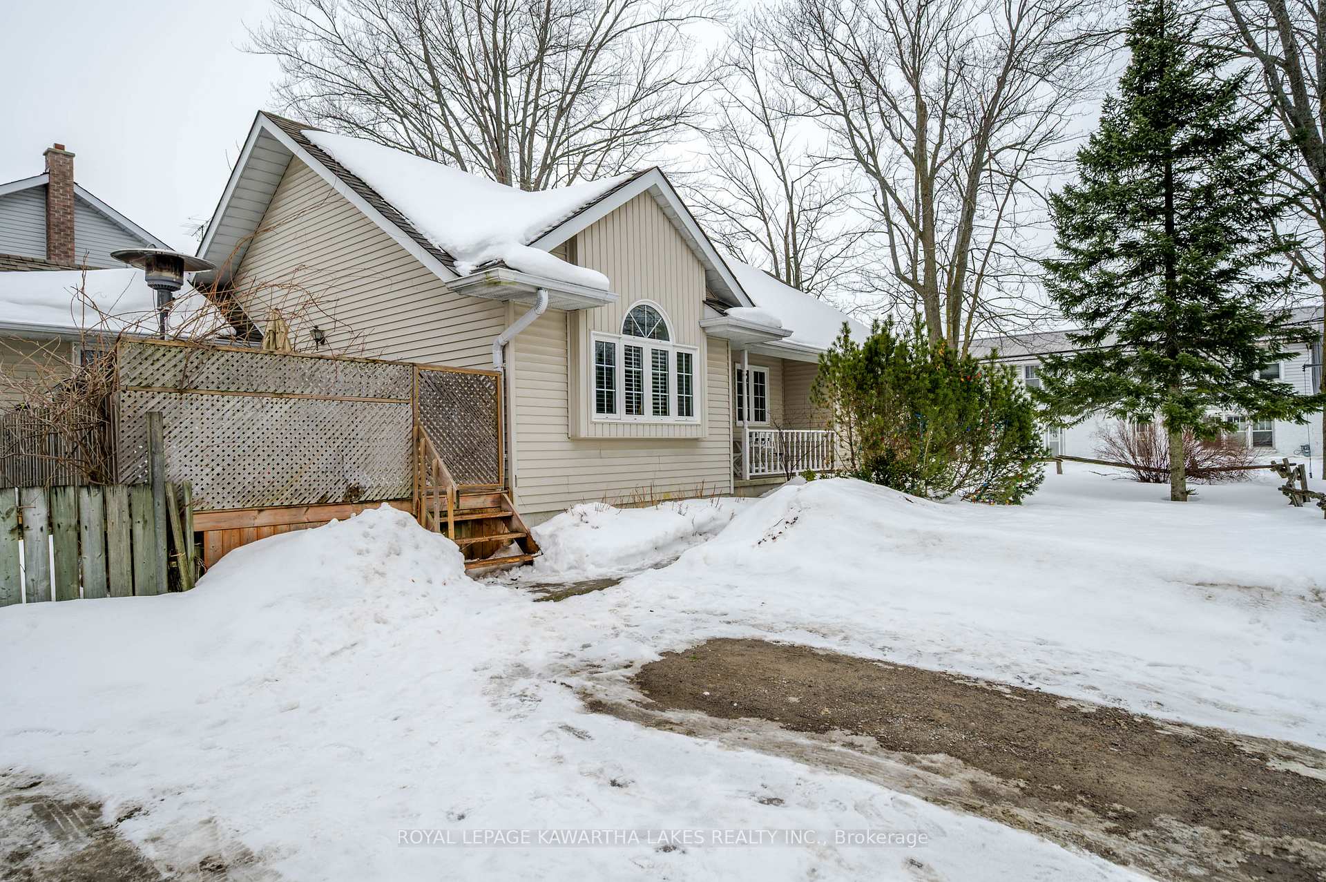 Photo 4 of 12 Mary Street E, Kawartha Lakes, Omemee — HOMEH