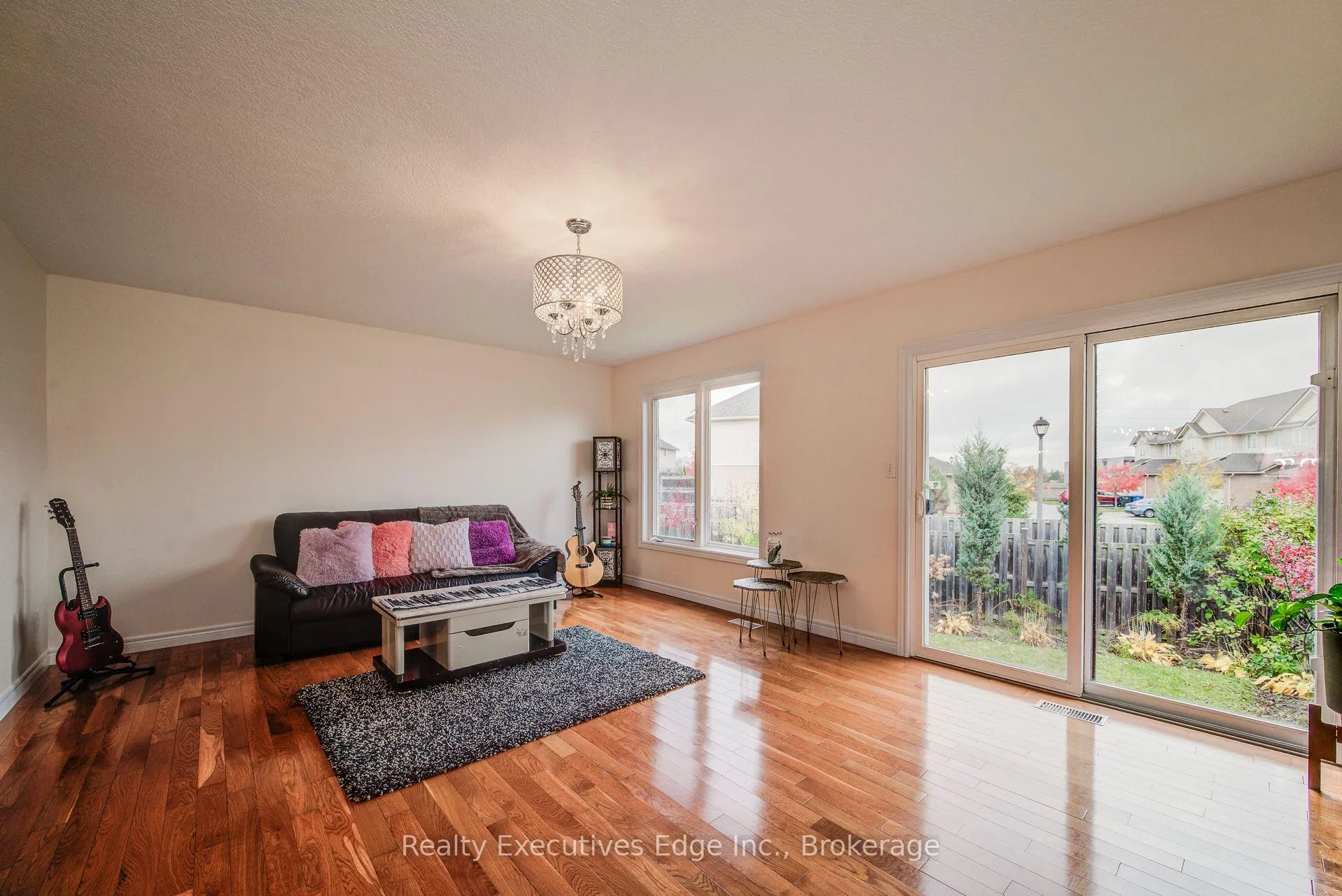 Photo 14 of 46 Clough Crescent, Guelph, Pineridge/Westminster Woods — HOMEH