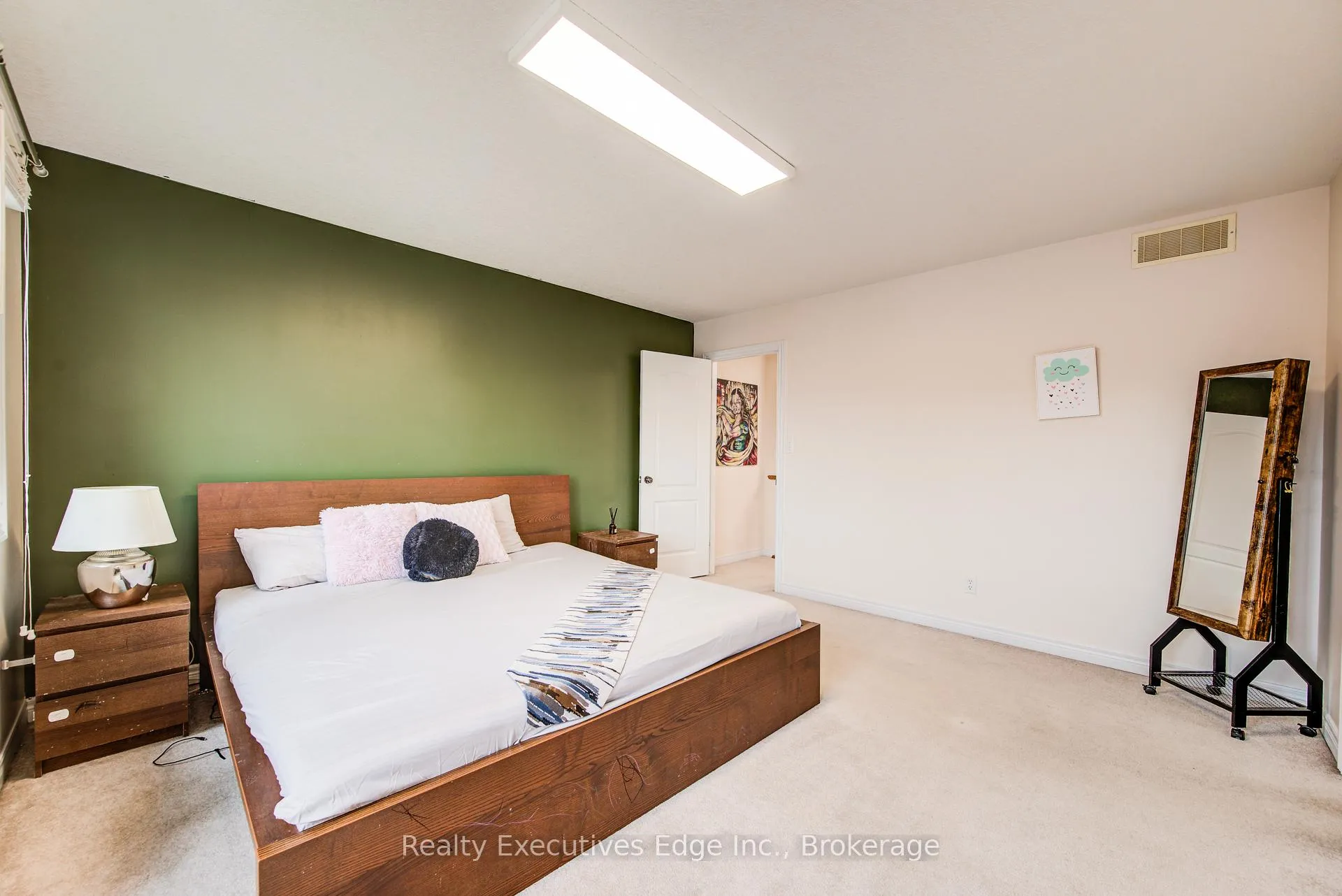 Photo 17 of 46 Clough Crescent, Guelph, Pineridge/Westminster Woods — HOMEH