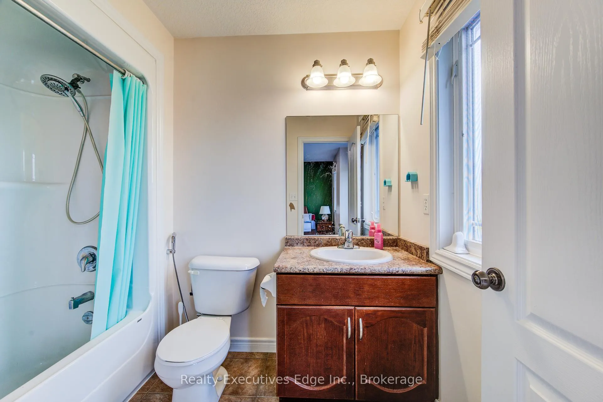 Photo 18 of 46 Clough Crescent, Guelph, Pineridge/Westminster Woods — HOMEH