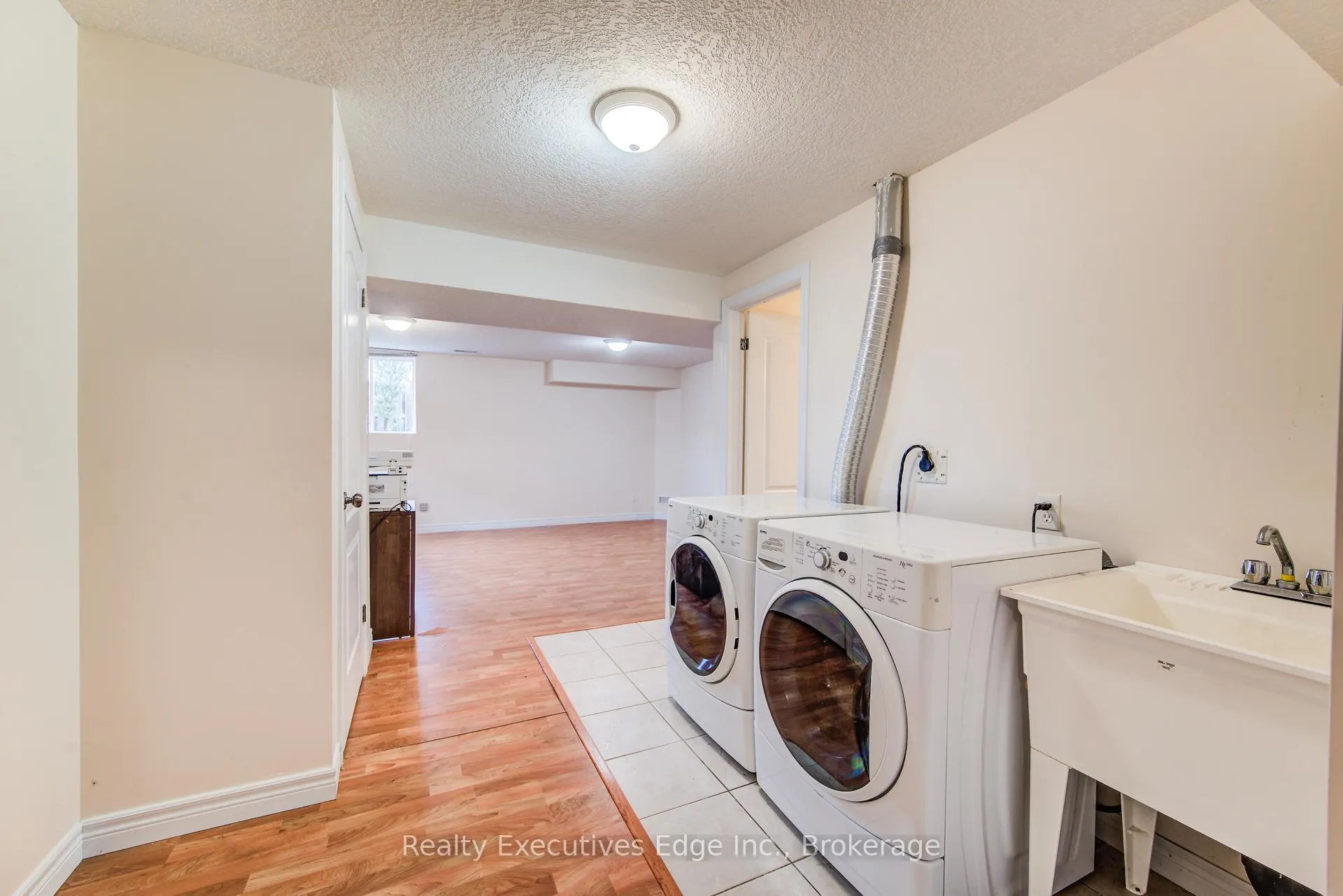 Photo 22 of 46 Clough Crescent, Guelph, Pineridge/Westminster Woods — HOMEH