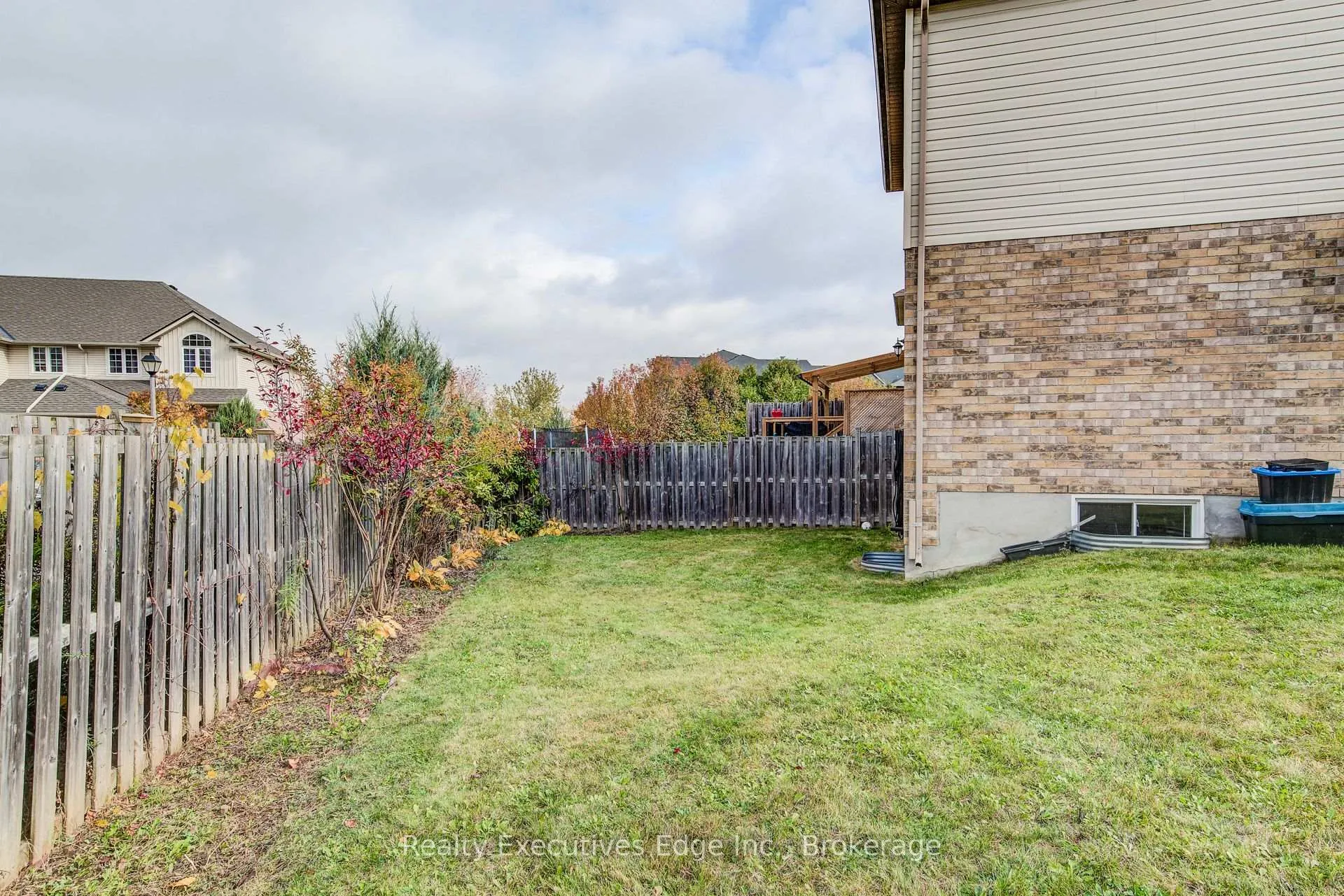 Photo 30 of 46 Clough Crescent, Guelph, Pineridge/Westminster Woods — HOMEH