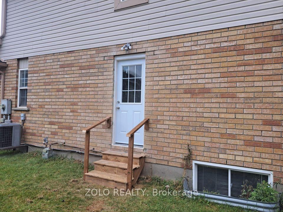 Photo 3 of Unit Lower, 1 Eugene Drive, Guelph, Pineridge/Westminster Woods — HOMEH