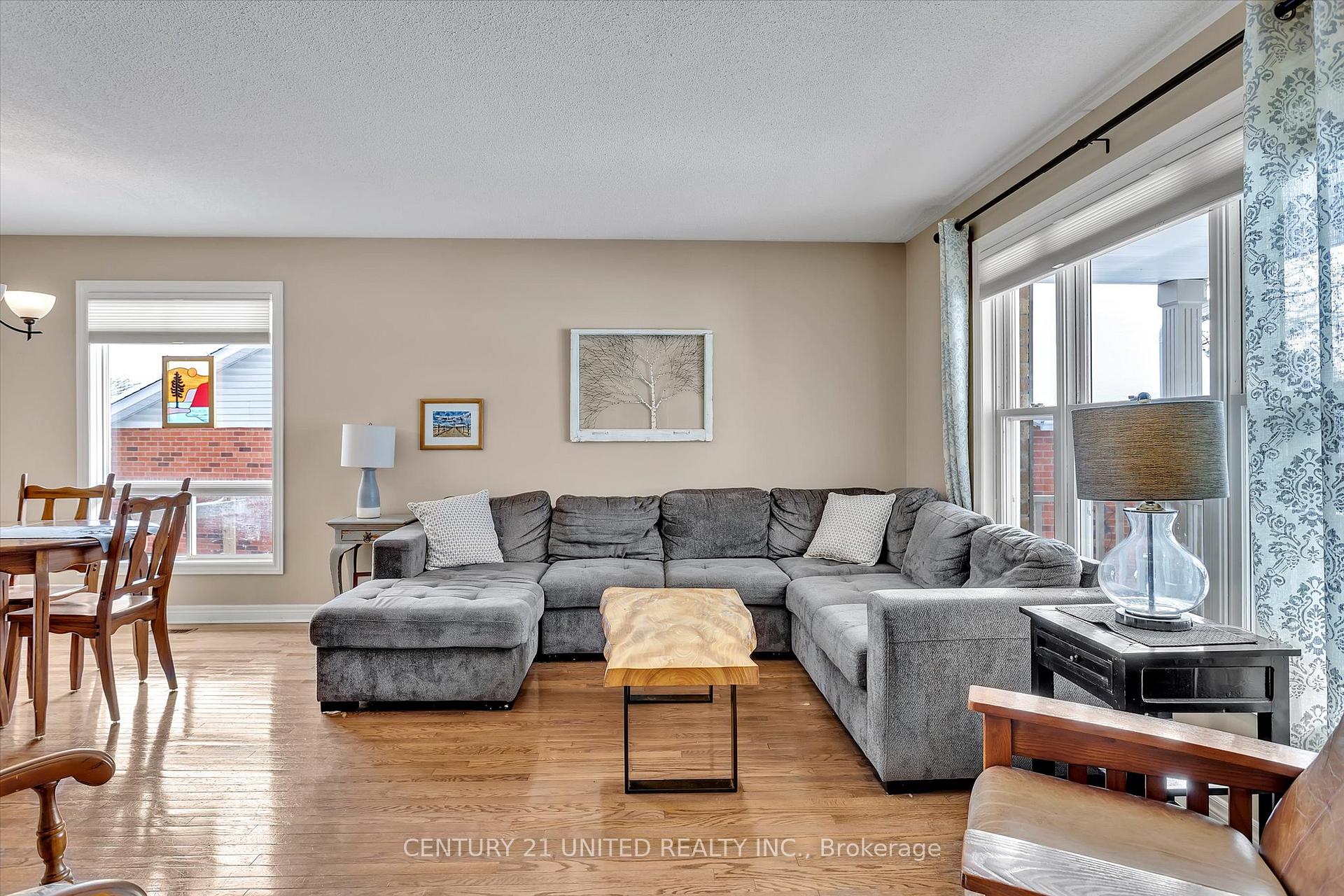 Photo 3 of 1358 Bobolink Court, Peterborough, Monaghan Ward 2 — HOMEH