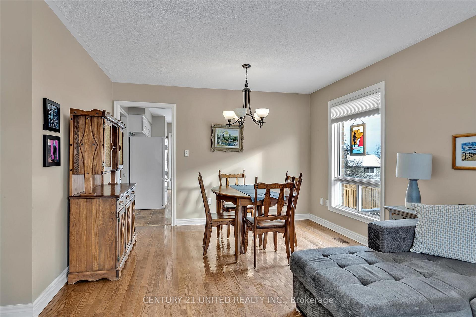 Photo 6 of 1358 Bobolink Court, Peterborough, Monaghan Ward 2 — HOMEH