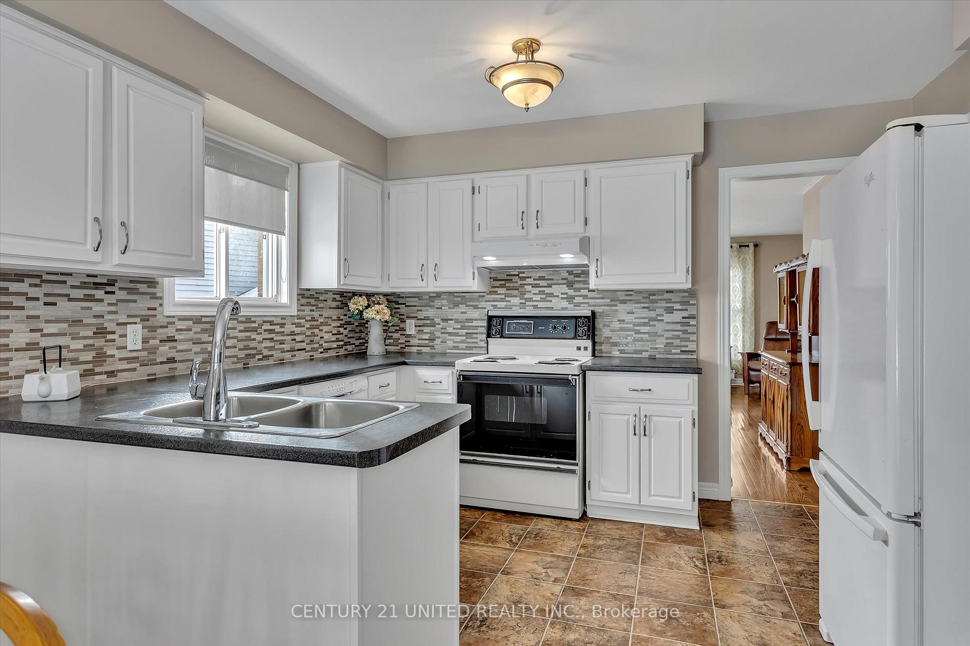 Photo 9 of 1358 Bobolink Court, Peterborough, Monaghan Ward 2 — HOMEH
