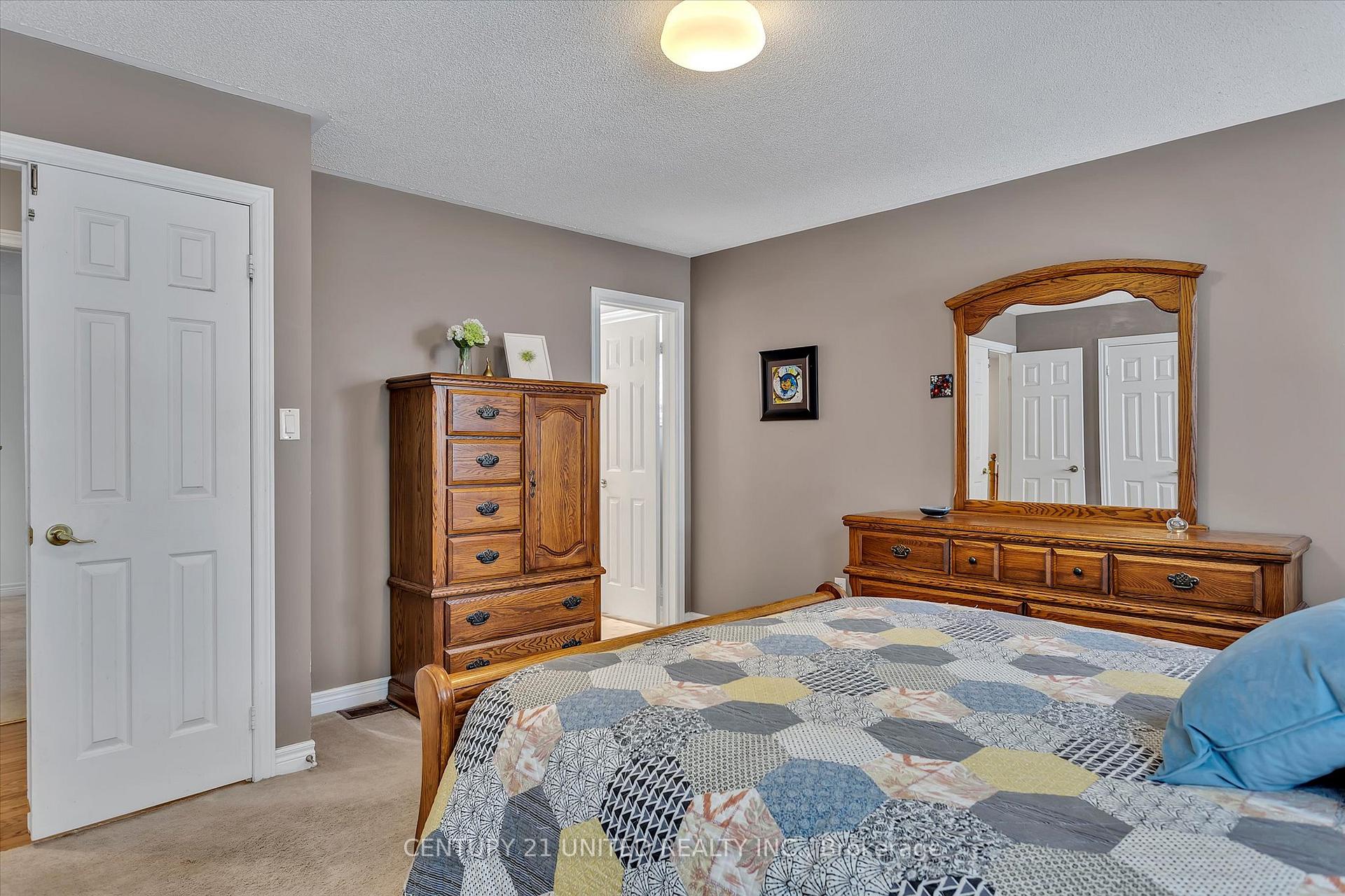 Photo 12 of 1358 Bobolink Court, Peterborough, Monaghan Ward 2 — HOMEH