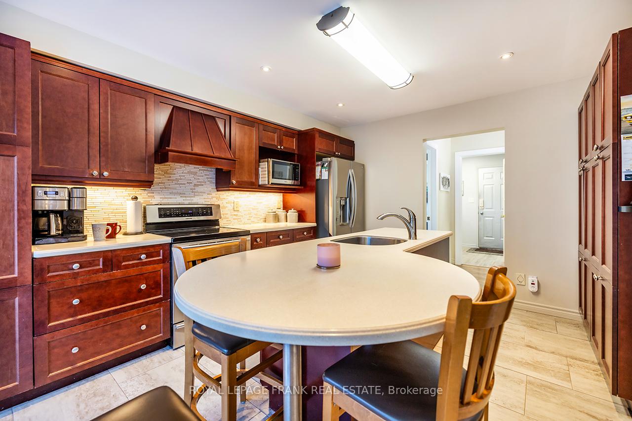Photo 9 of 1288 Wildlark Drive, Peterborough, Monaghan Ward 2 — HOMEH