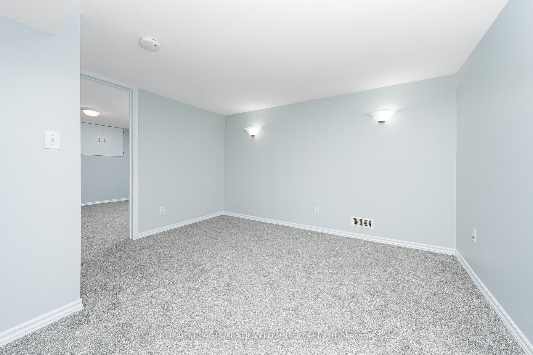 Photo 6 of Unit Unit B, 15 Summit Crescent, Guelph, Exhibition Park — HOMEH