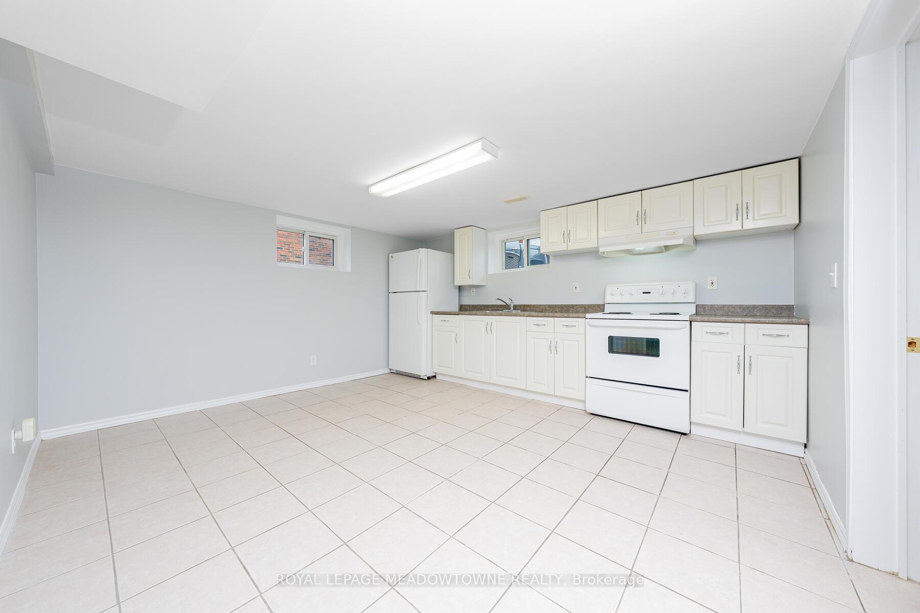 Photo 10 of Unit Unit B, 15 Summit Crescent, Guelph, Exhibition Park — HOMEH