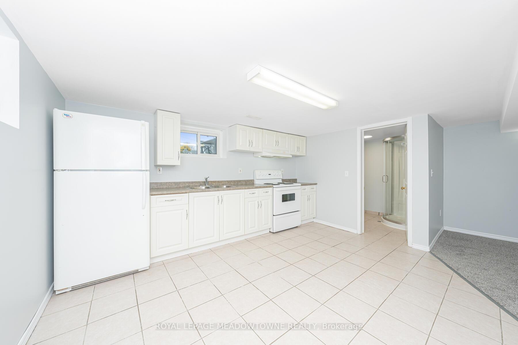 Photo 13 of Unit Unit B, 15 Summit Crescent, Guelph, Exhibition Park — HOMEH