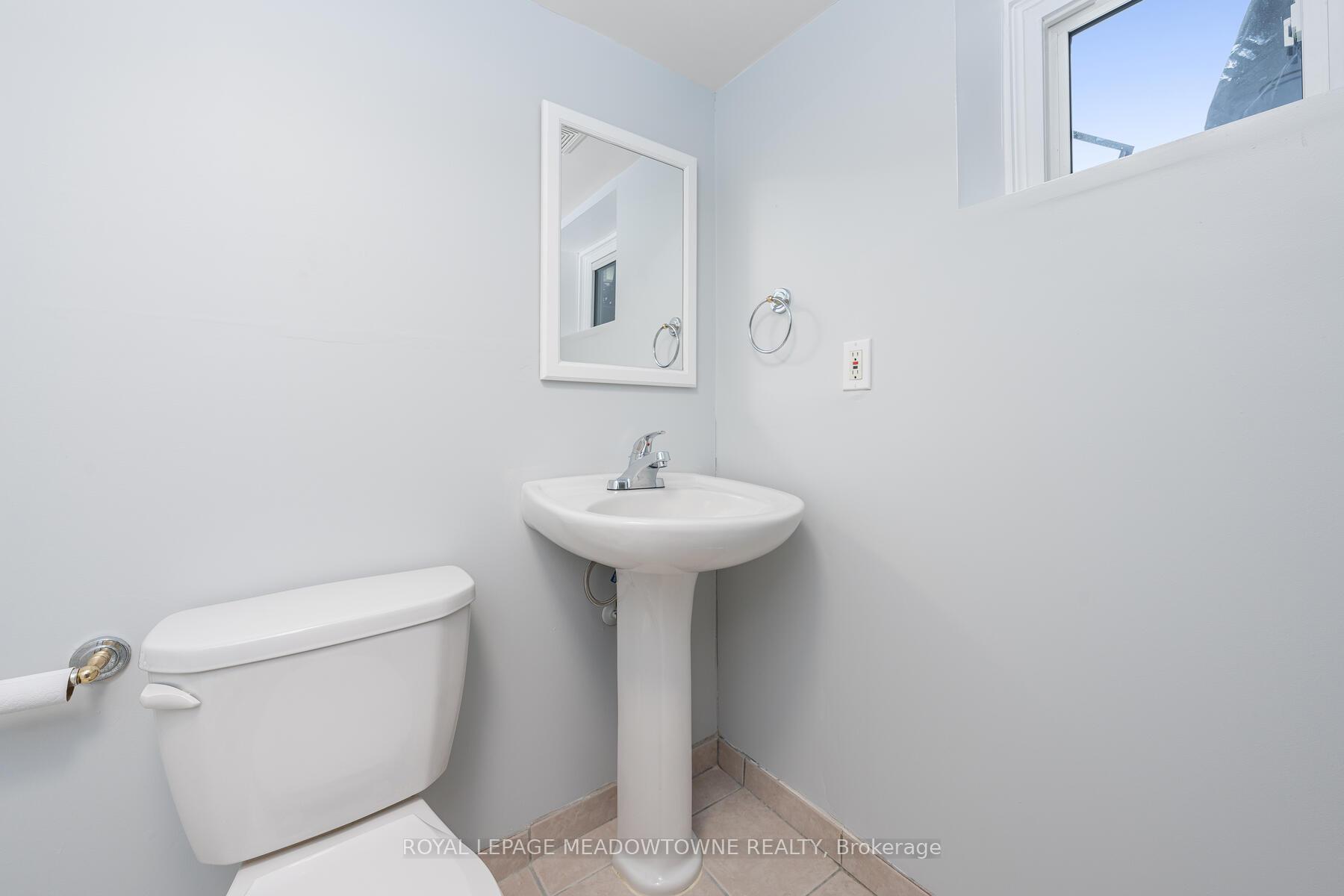Photo 17 of Unit Unit B, 15 Summit Crescent, Guelph, Exhibition Park — HOMEH