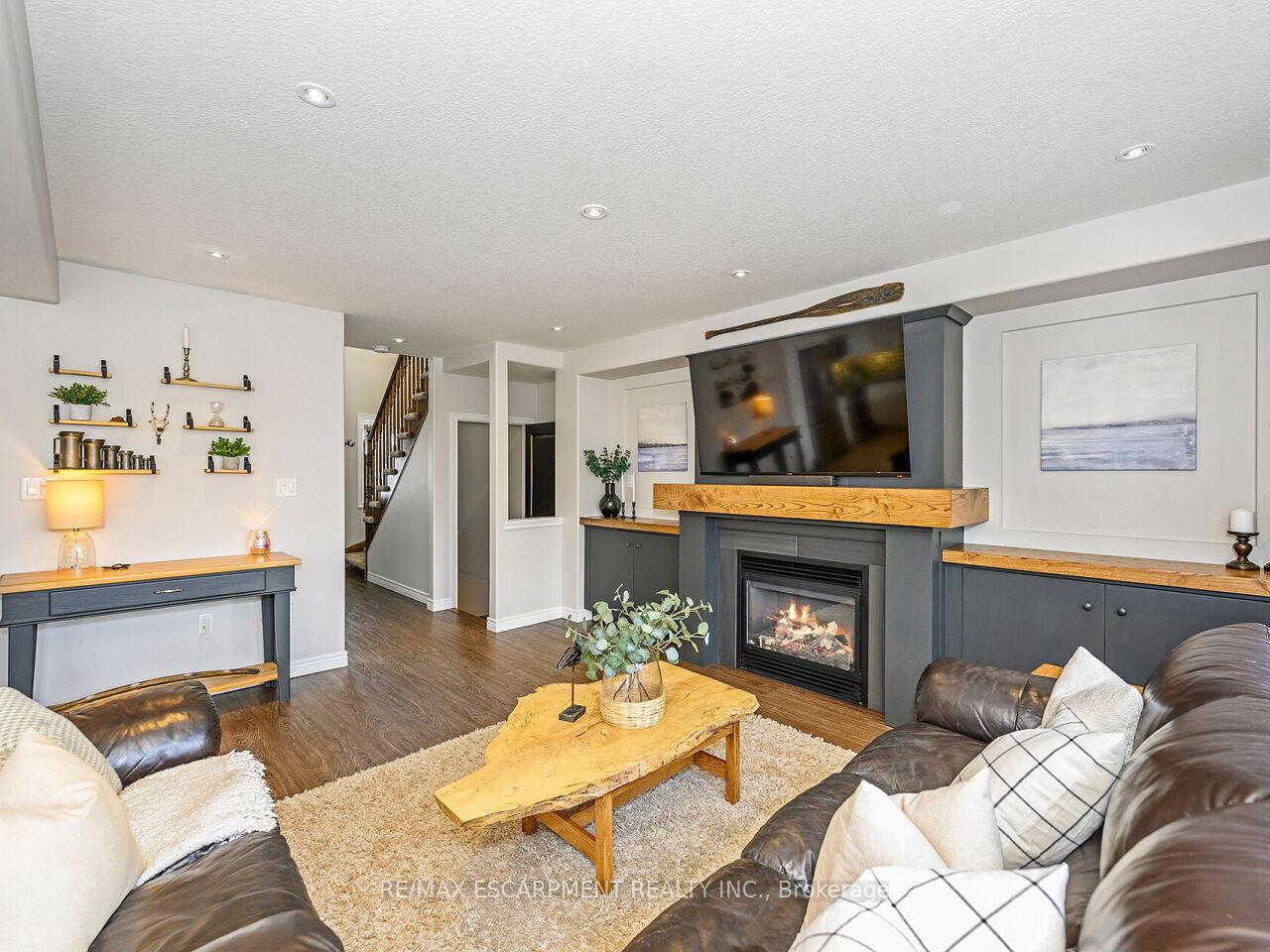Photo 4 of 385 Murray Street, Grimsby, Grimsby Beach — HOMEH