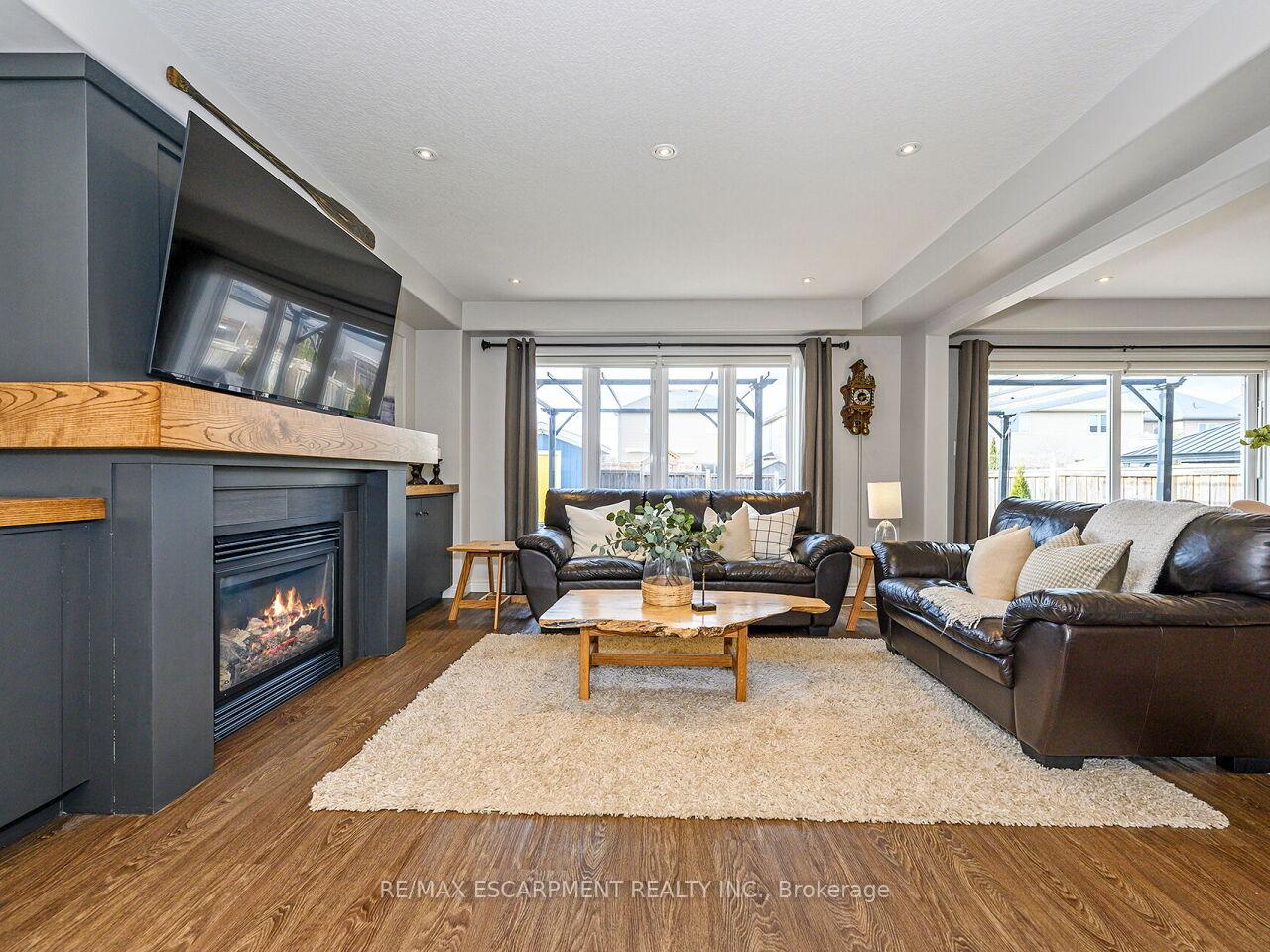 Photo 6 of 385 Murray Street, Grimsby, Grimsby Beach — HOMEH
