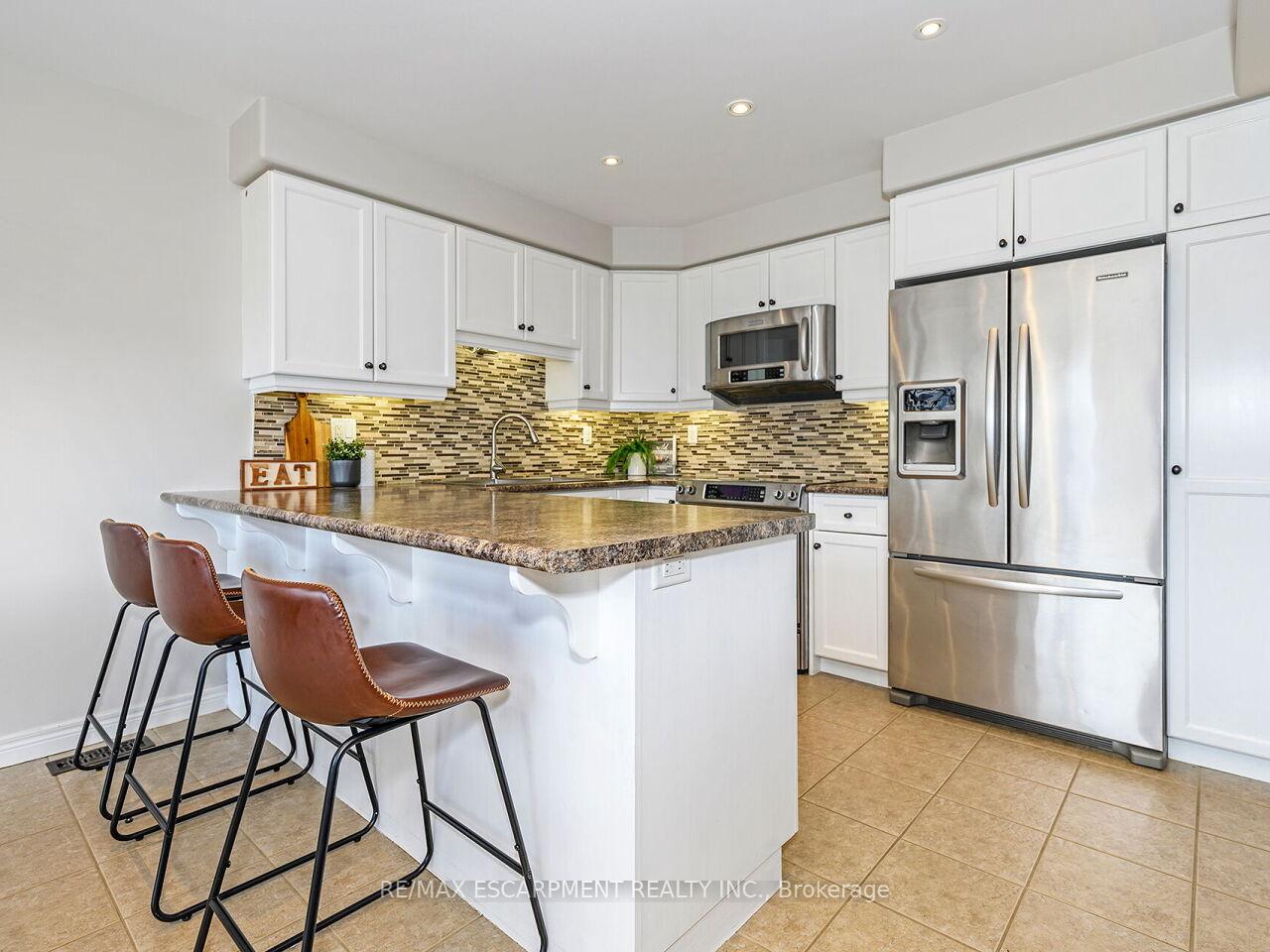 Photo 7 of 385 Murray Street, Grimsby, Grimsby Beach — HOMEH