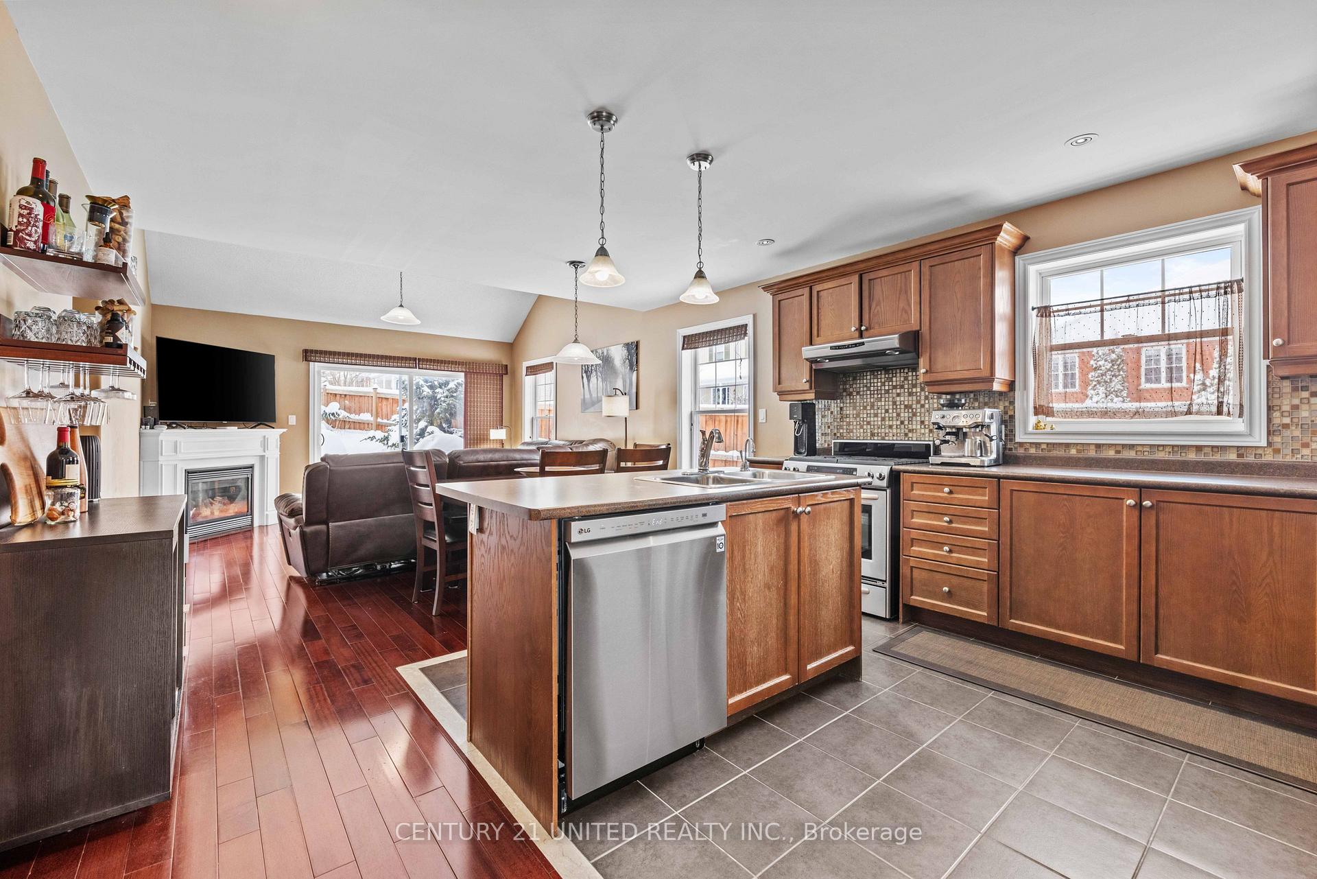 Photo 3 of 109 Bowen Drive, Peterborough, Northcrest Ward 5 — HOMEH