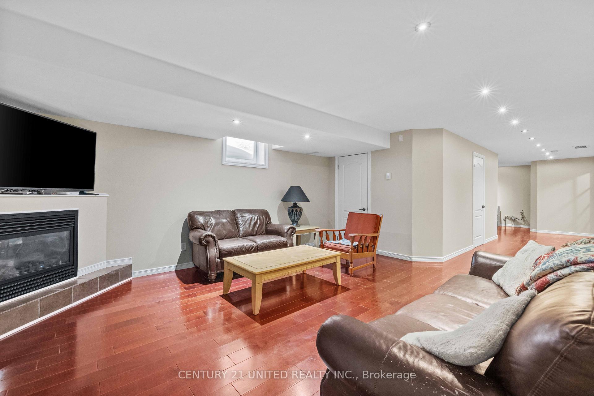 Photo 19 of 109 Bowen Drive, Peterborough, Northcrest Ward 5 — HOMEH
