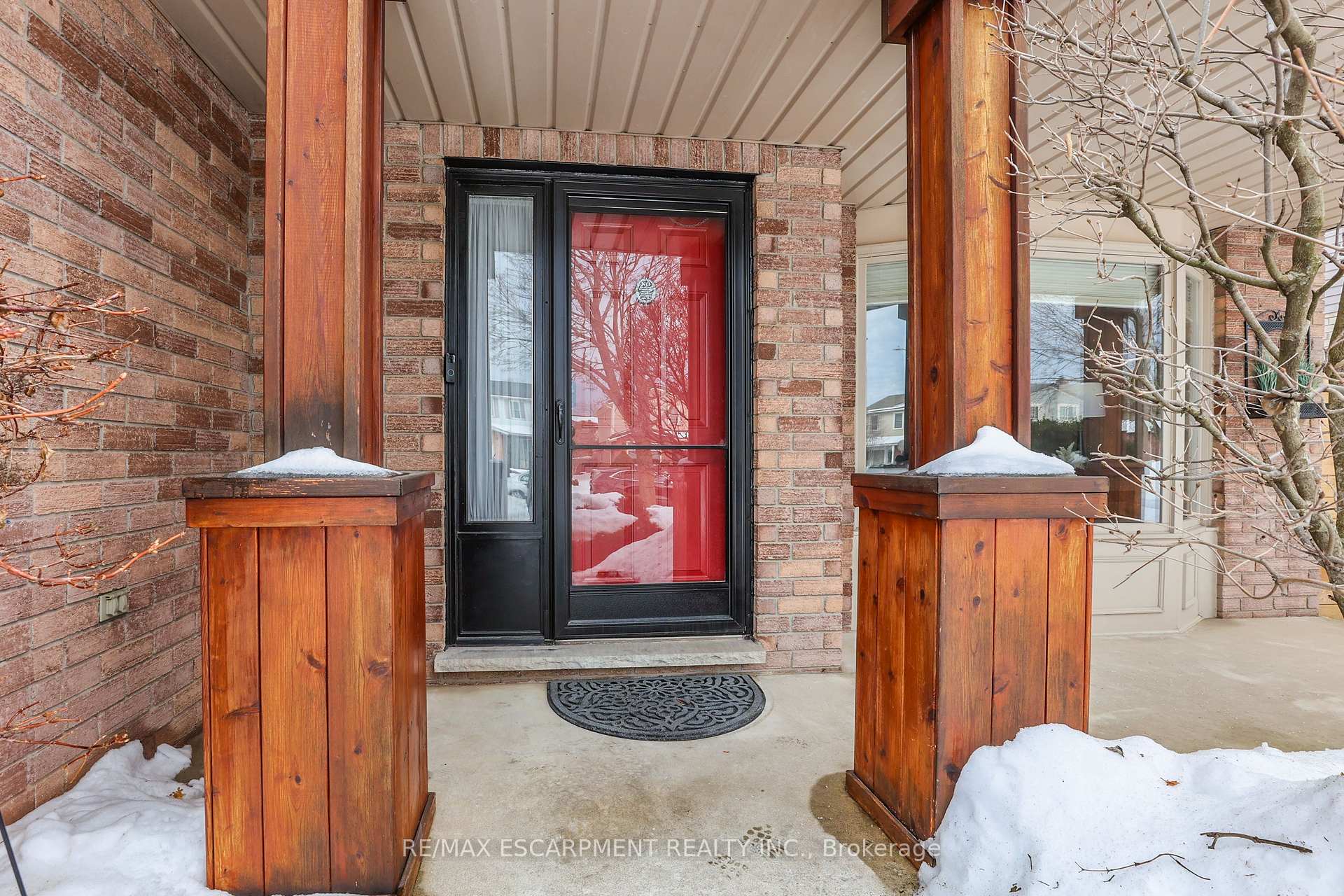 Photo 2 of 3 Farrell Drive, Grimsby, Grimsby West — HOMEH