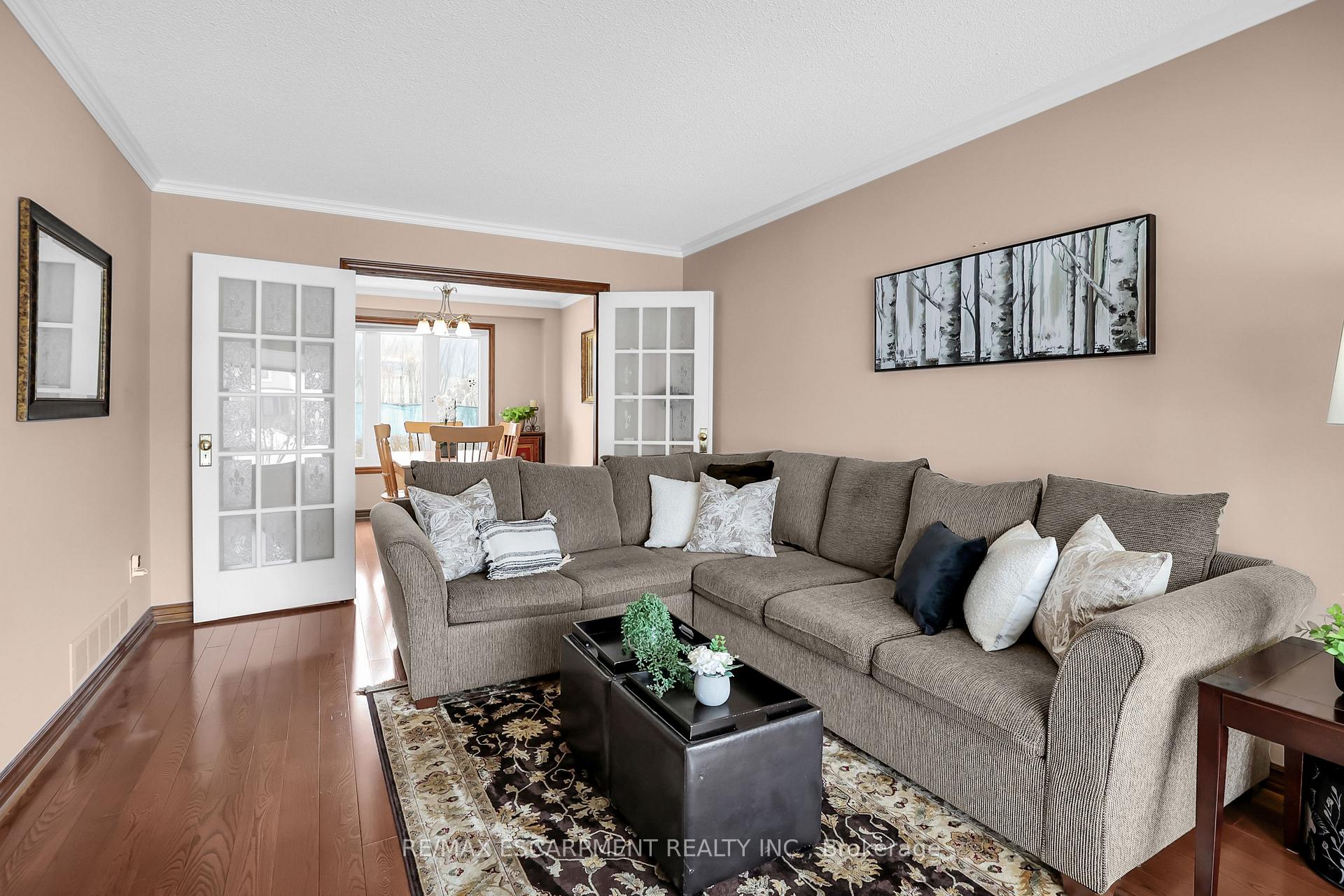 Photo 5 of 3 Farrell Drive, Grimsby, Grimsby West — HOMEH