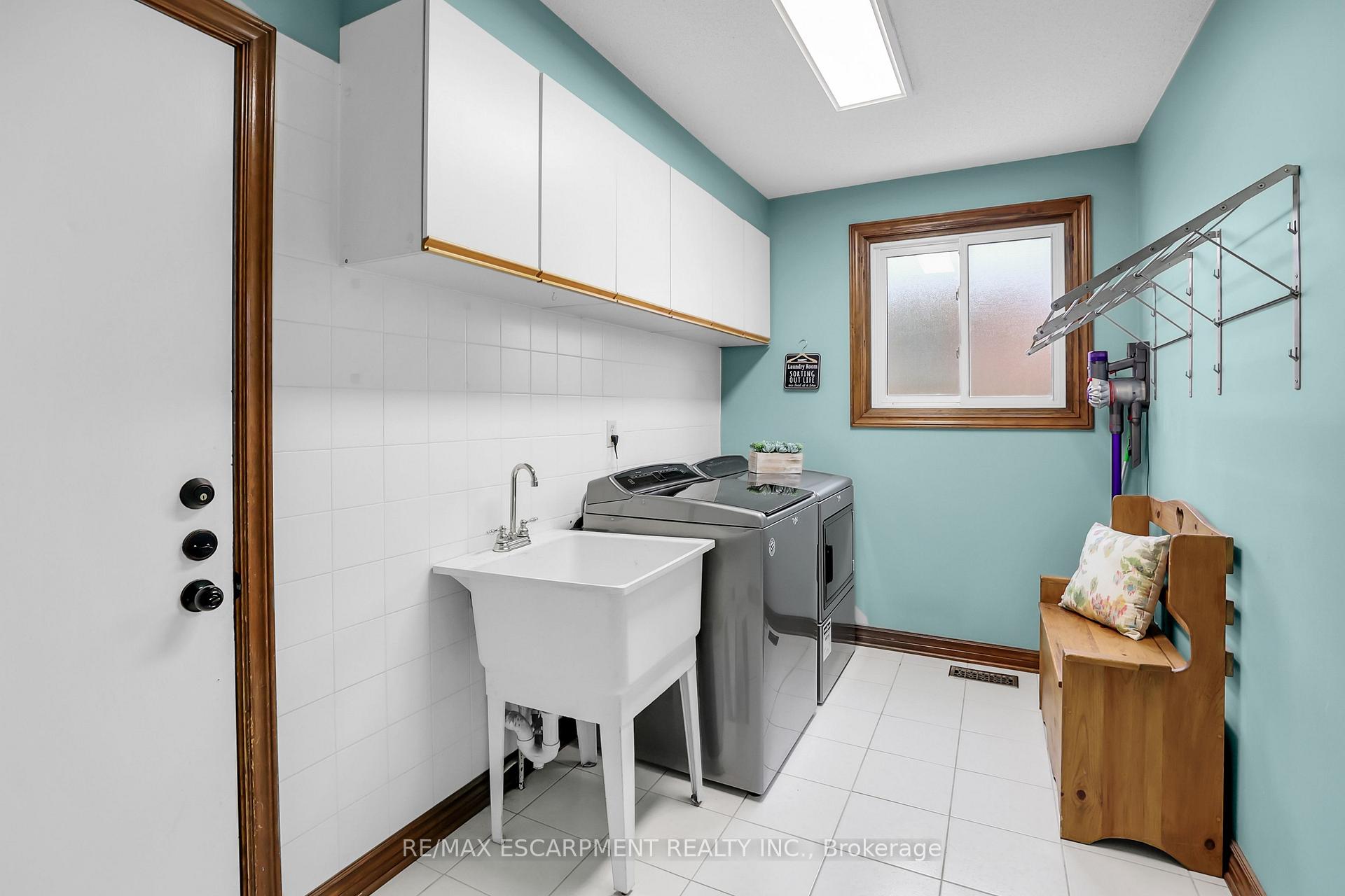 Photo 14 of 3 Farrell Drive, Grimsby, Grimsby West — HOMEH