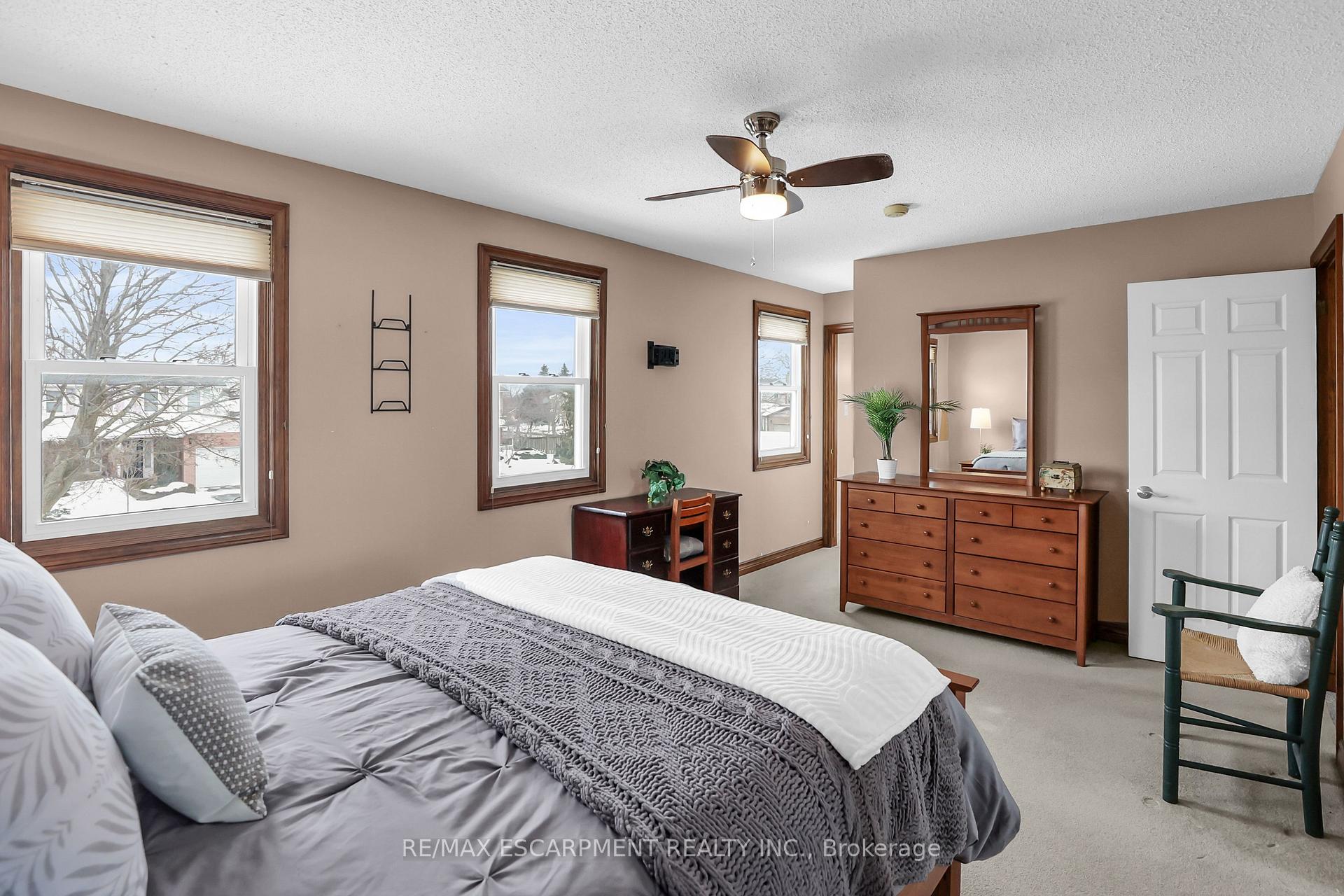 Photo 18 of 3 Farrell Drive, Grimsby, Grimsby West — HOMEH