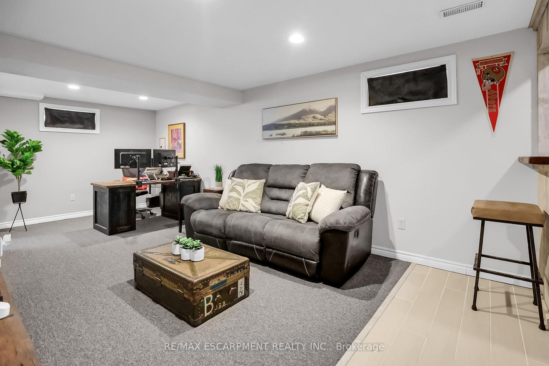 Photo 23 of 3 Farrell Drive, Grimsby, Grimsby West — HOMEH