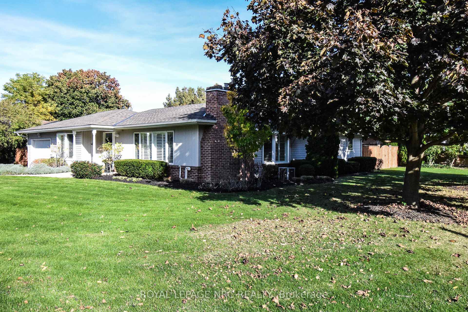 Photo 4 of 15 Burgess Drive, Grimsby, Grimsby East — HOMEH