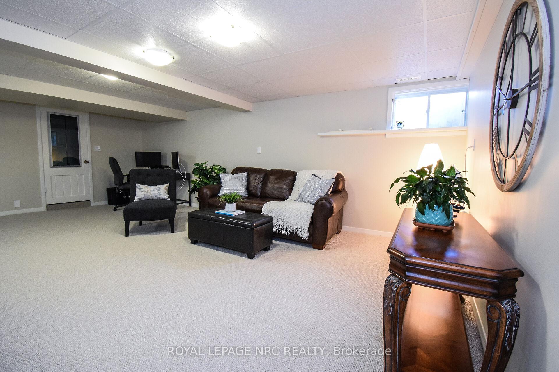 Photo 36 of 15 Burgess Drive, Grimsby, Grimsby East — HOMEH