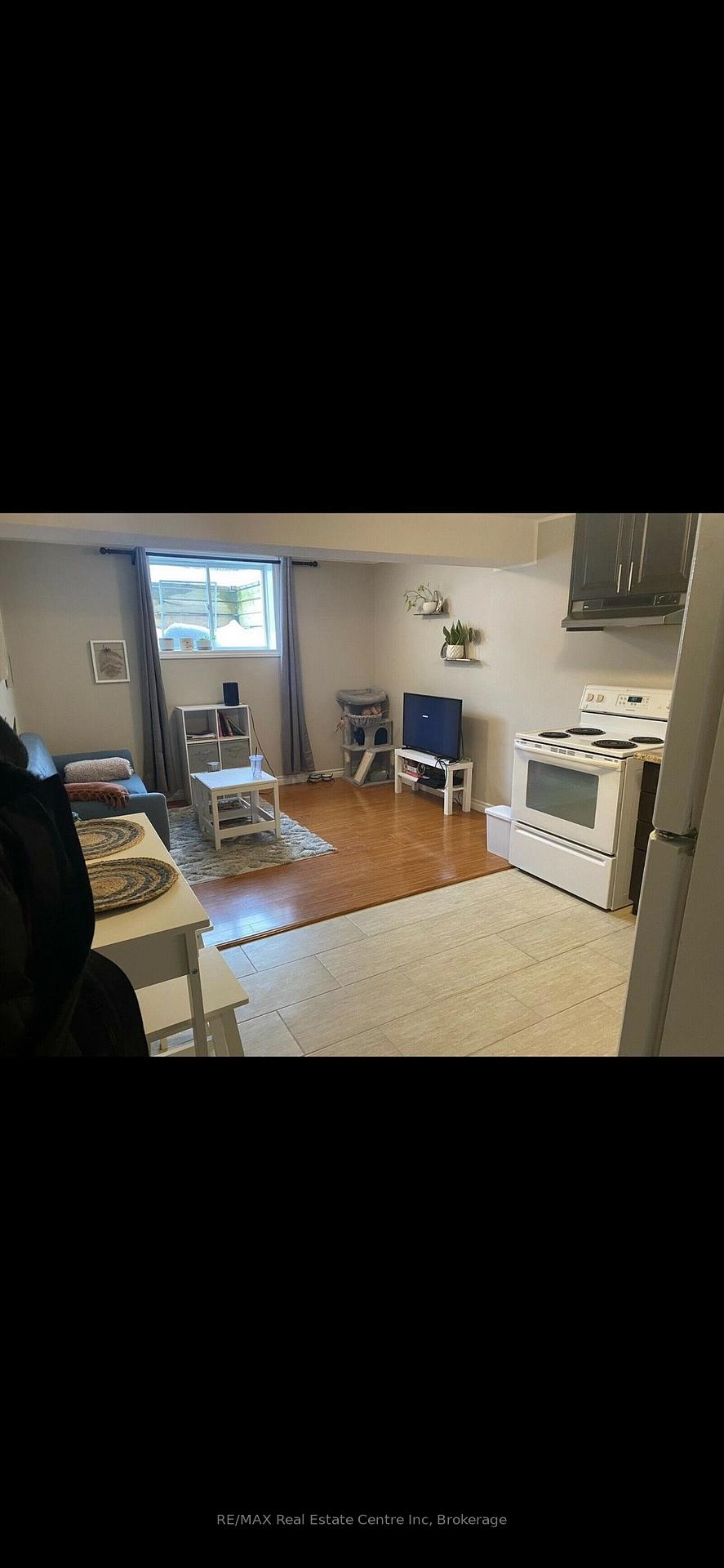 Photo 2 of 15 Dominion Drive, Guelph, Pineridge/Westminster Woods — HOMEH