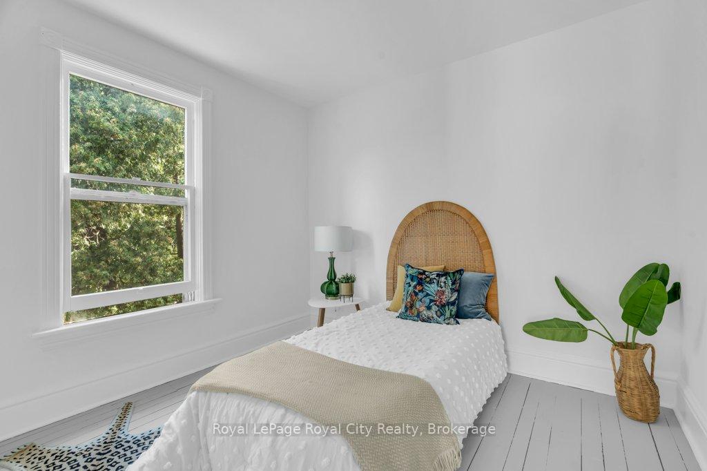 Photo 21 of 45 Toronto Street, Guelph, St. Patrick's Ward — HOMEH