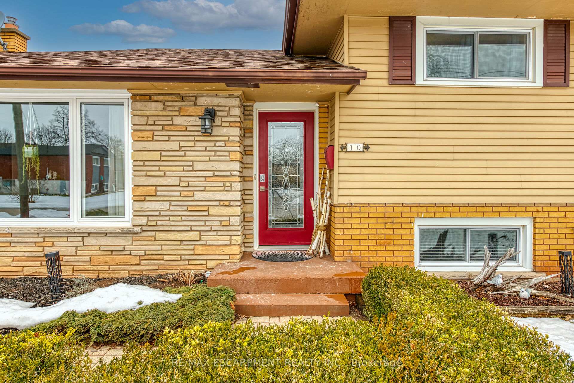 Photo 3 of 10 Almond Gardens, Grimsby, Grimsby Beach — HOMEH