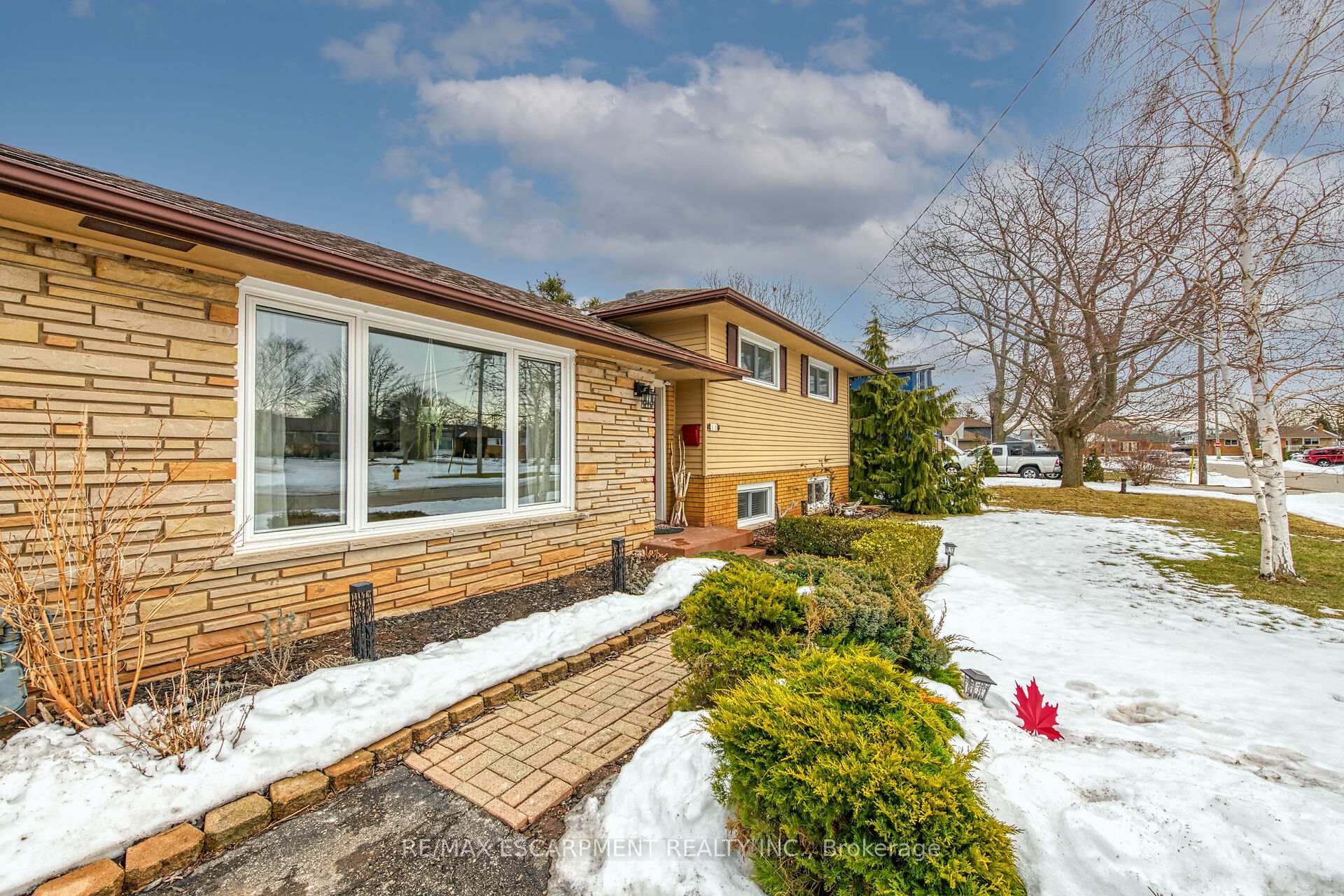 Photo 4 of 10 Almond Gardens, Grimsby, Grimsby Beach — HOMEH