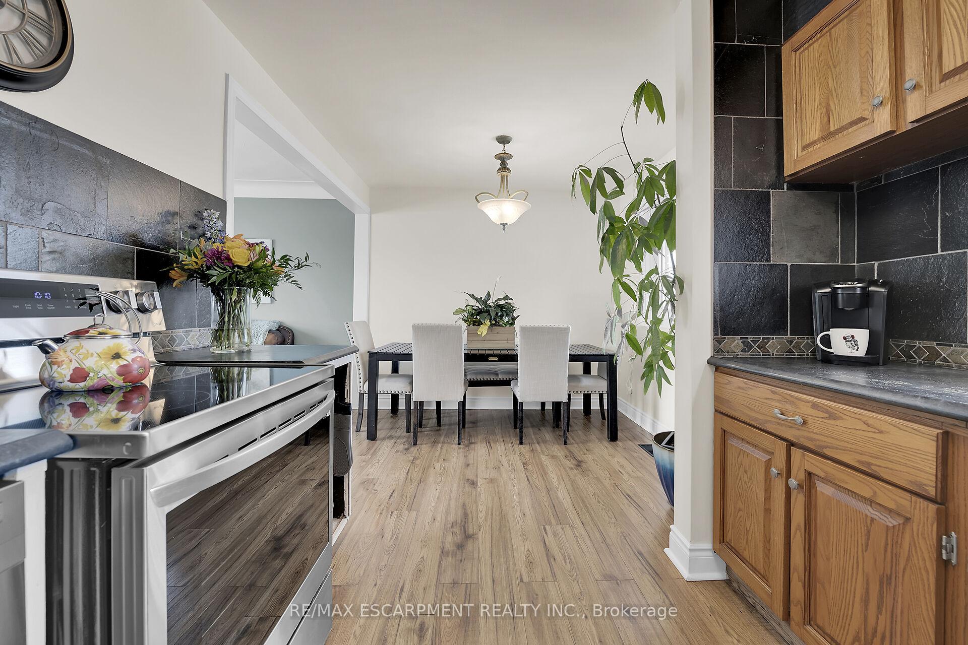 Photo 9 of 10 Almond Gardens, Grimsby, Grimsby Beach — HOMEH