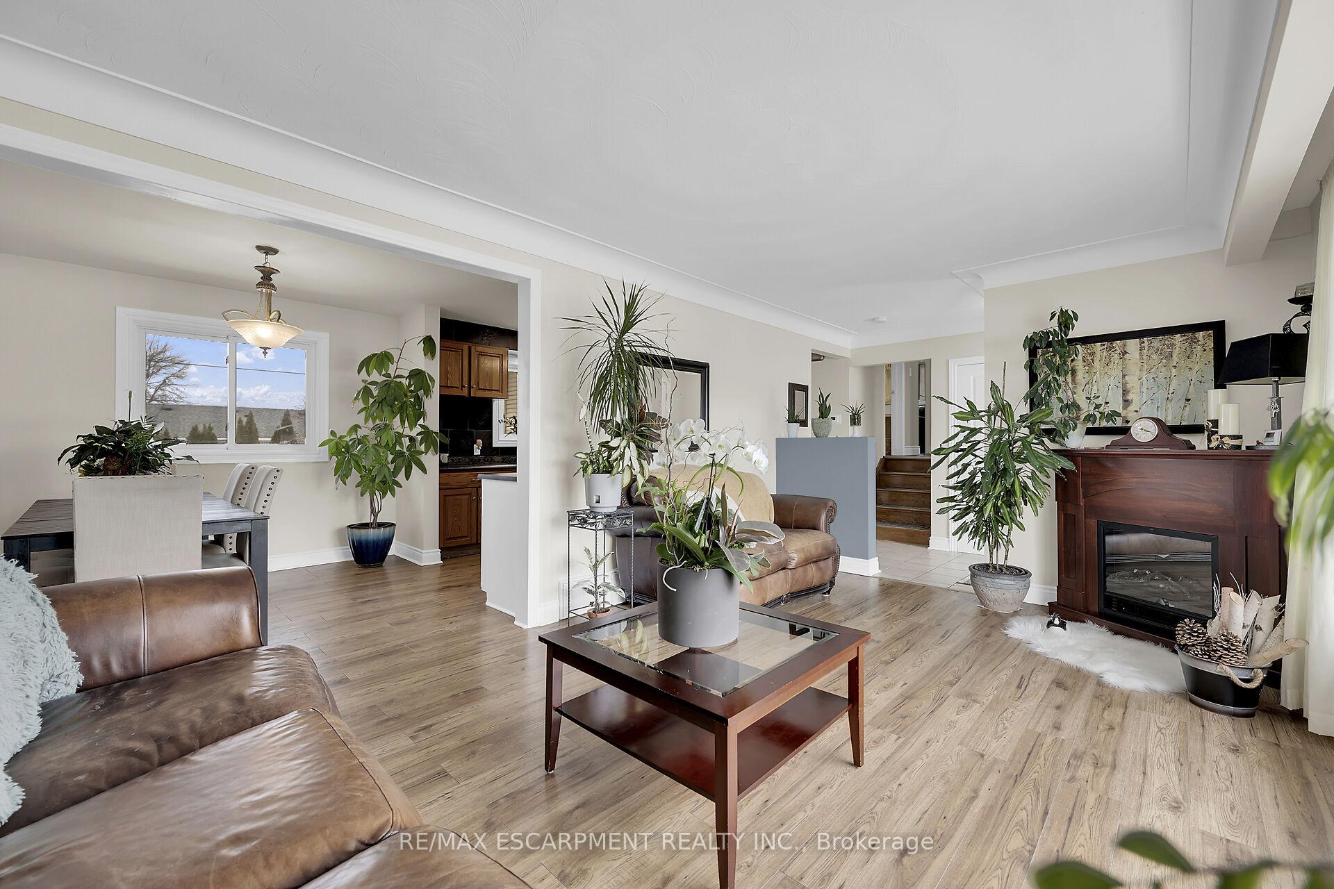Photo 15 of 10 Almond Gardens, Grimsby, Grimsby Beach — HOMEH